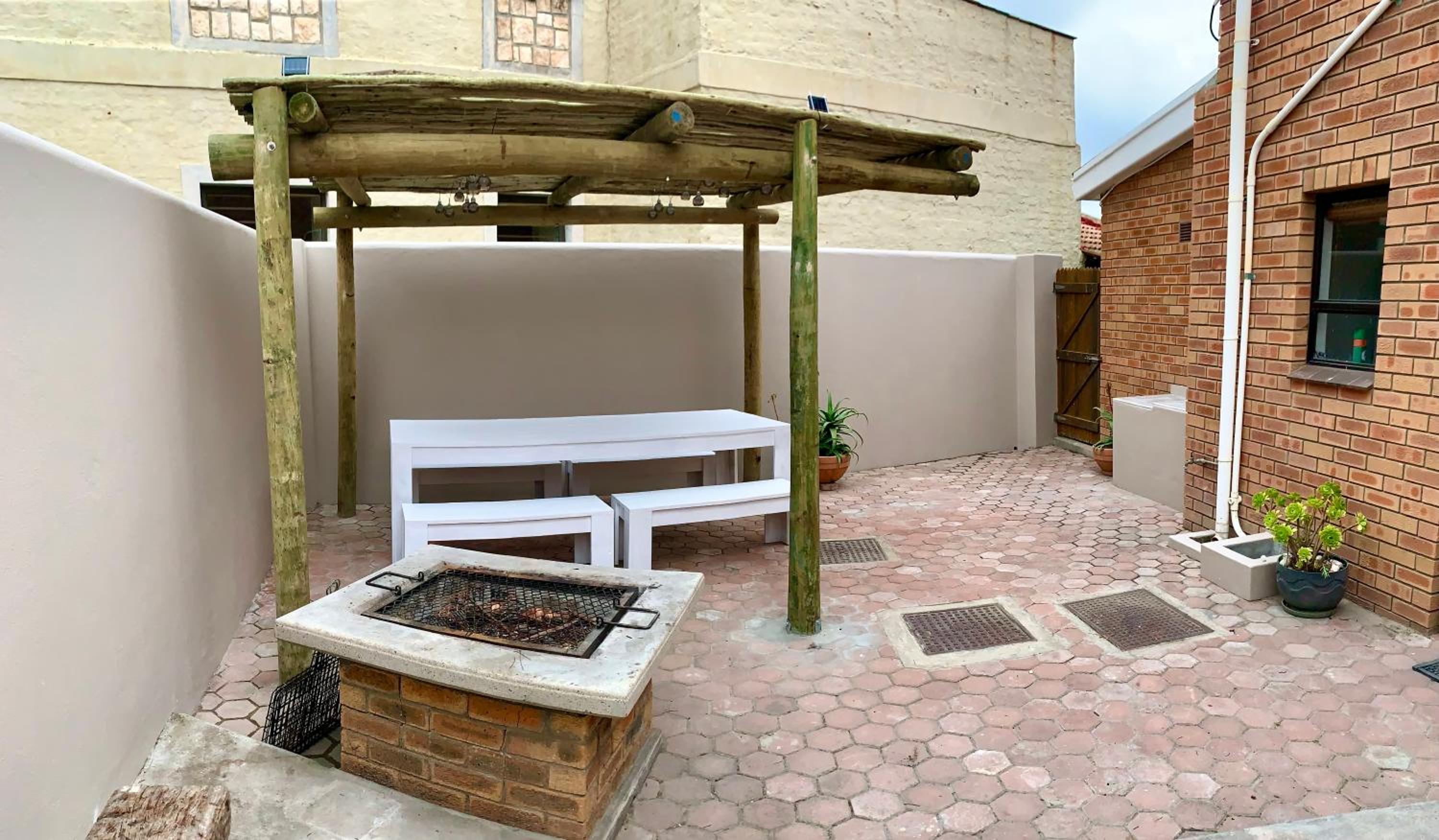 Three-Bedroom House - Photo 30