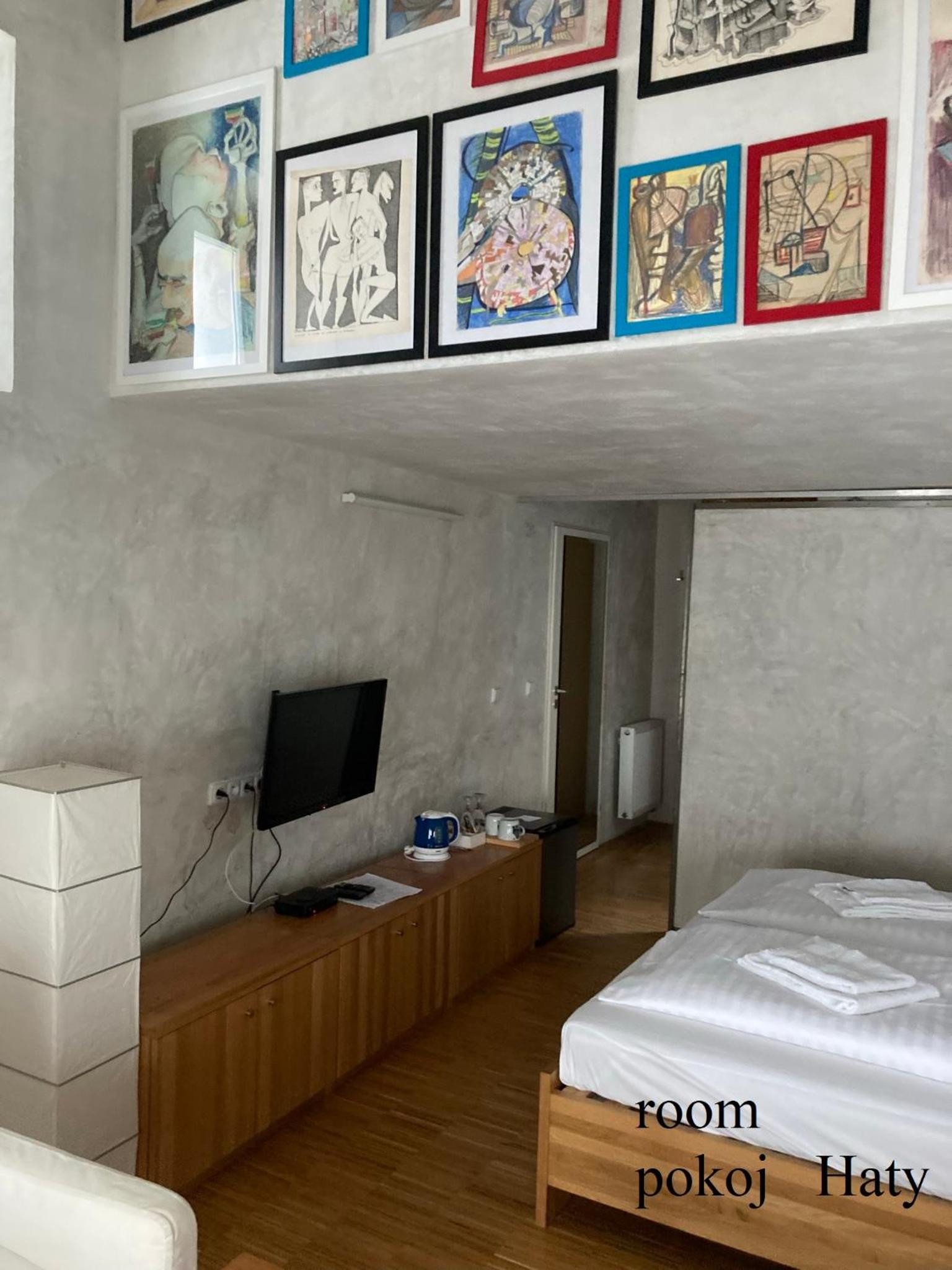 Deluxe Double Room with Bath - Photo 2