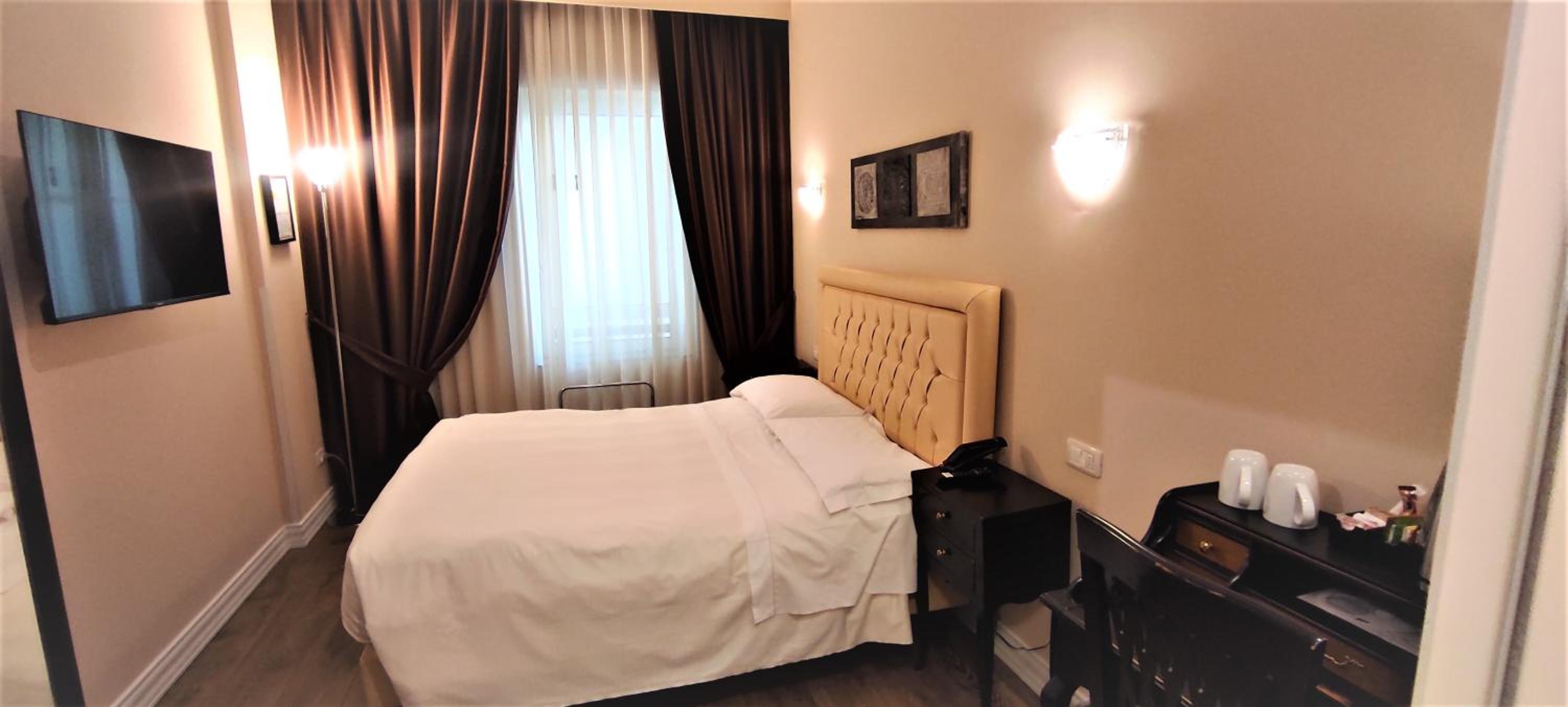 Economy Double Room photo 1