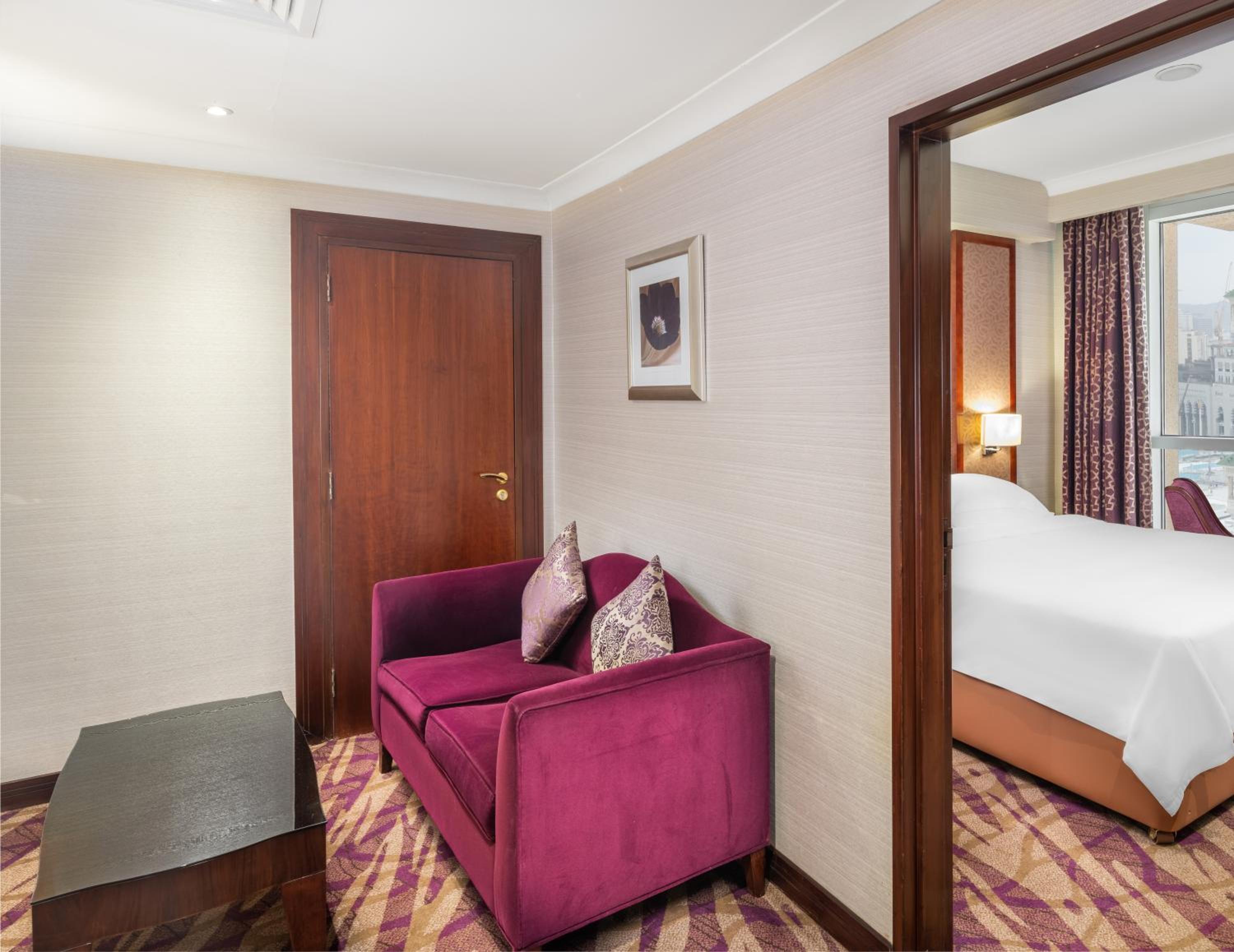 Spacious Room – Twin Bed