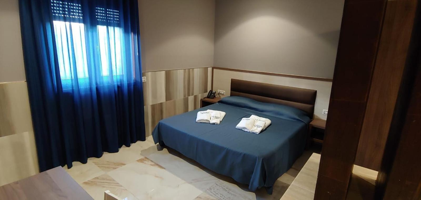 Quadruple Room - Disability Access photo 2
