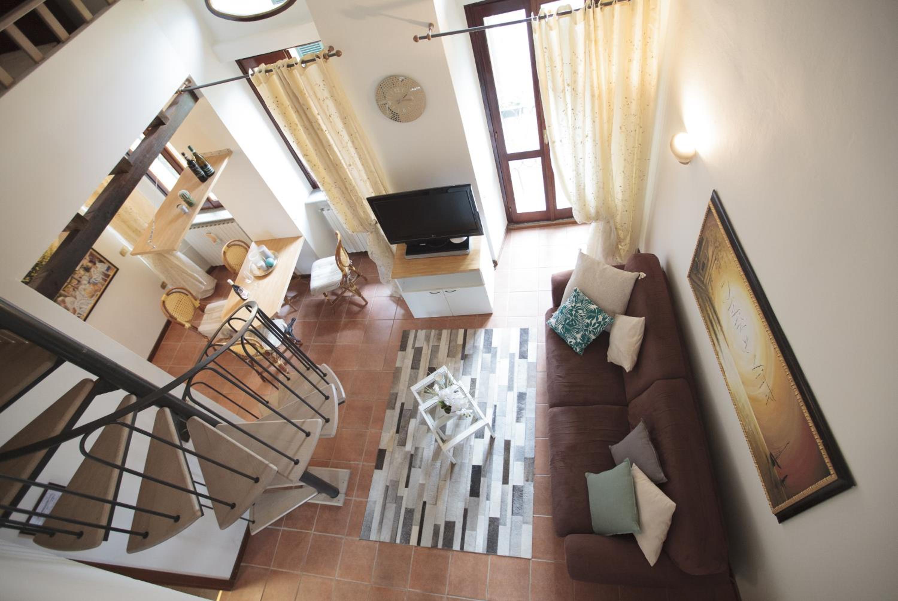 One-Bedroom Apartment - Split Level