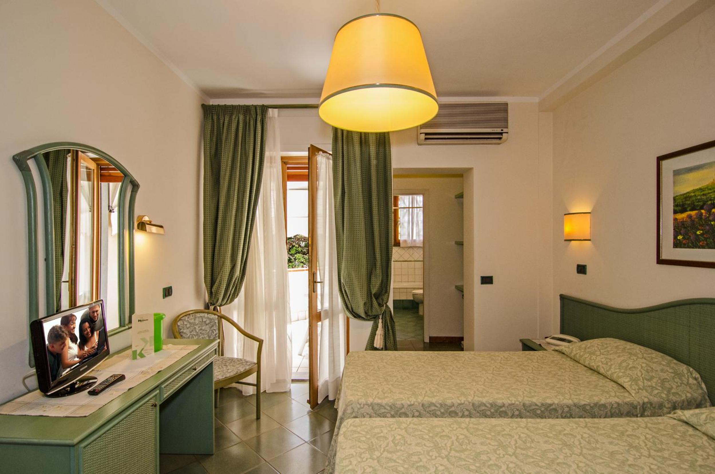 Superior Double or Twin Room with Garden View photo 1