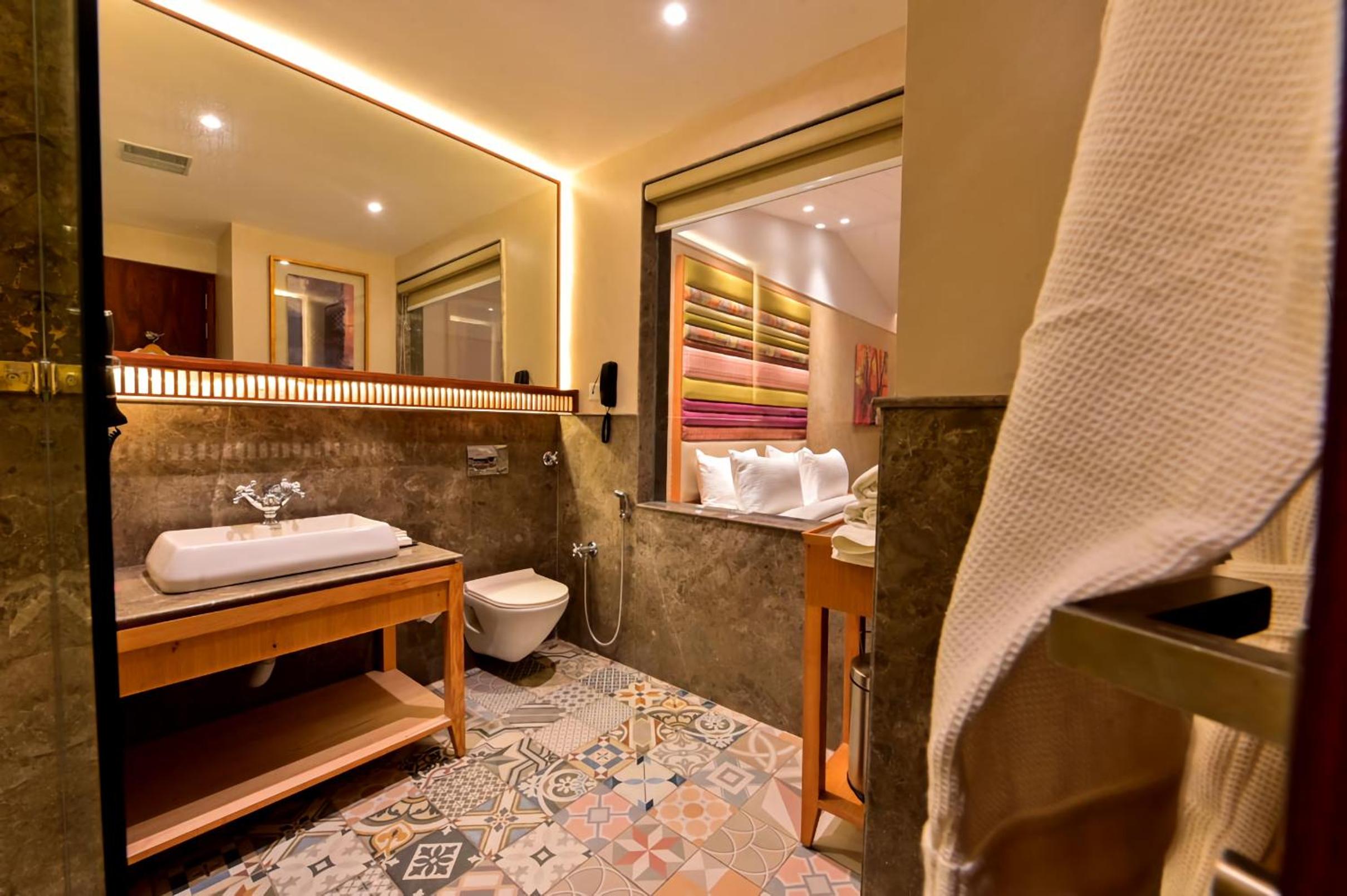 Deluxe Room - Photo 6