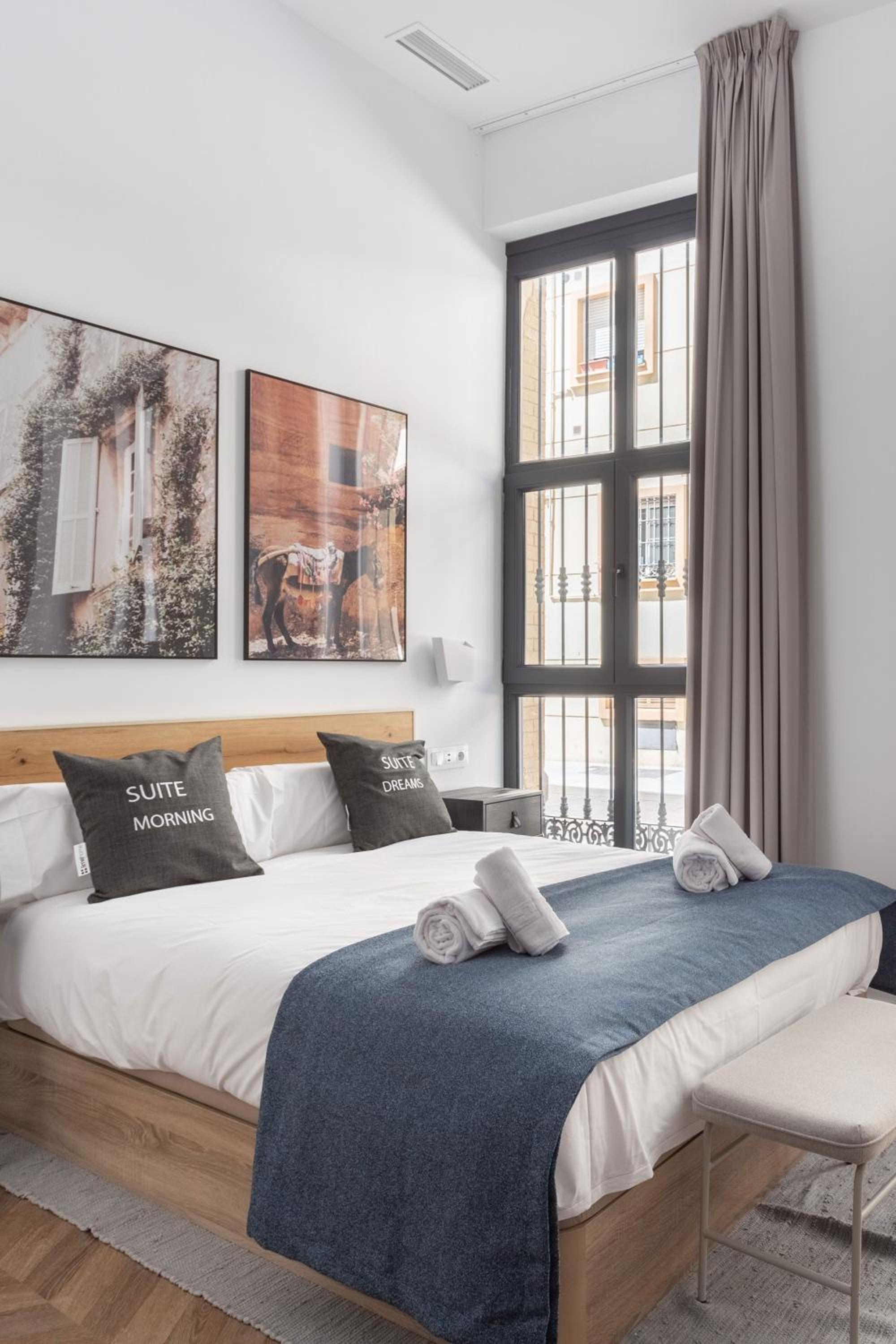 Estudio L con sofá cama