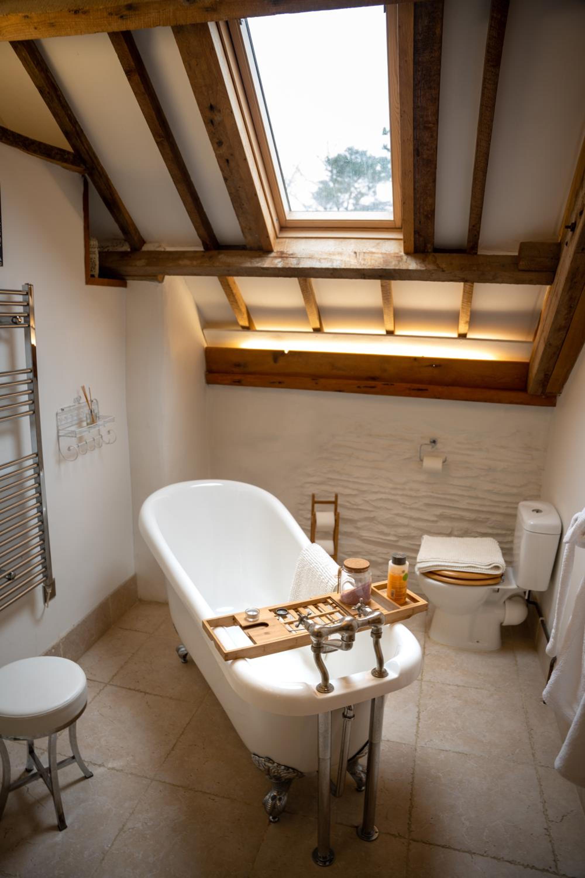 Deluxe King Suite - Photo 3