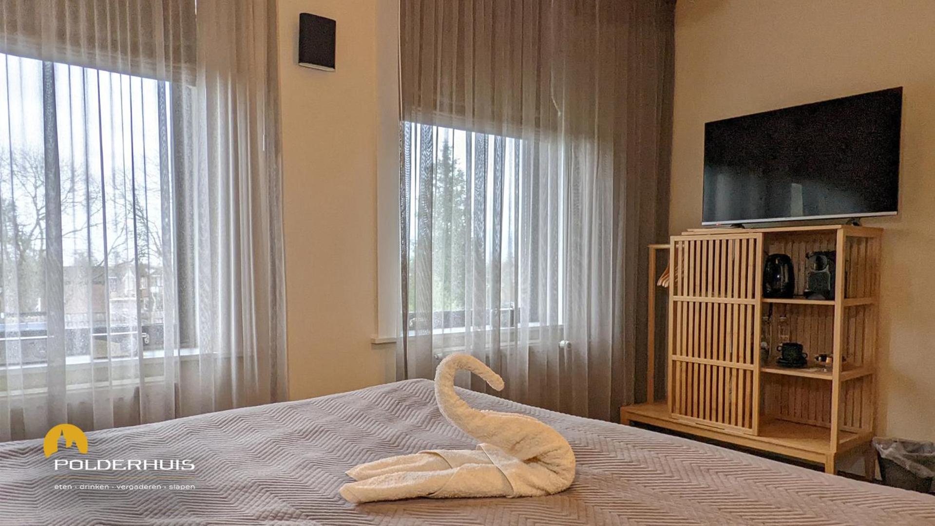 Standard Double or Twin Room - Photo 13