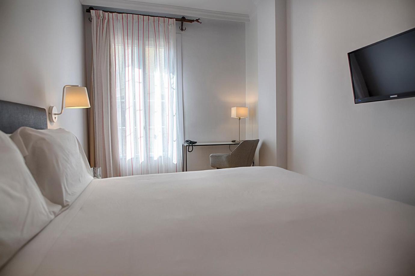 Superior Double or Twin Room photo 2