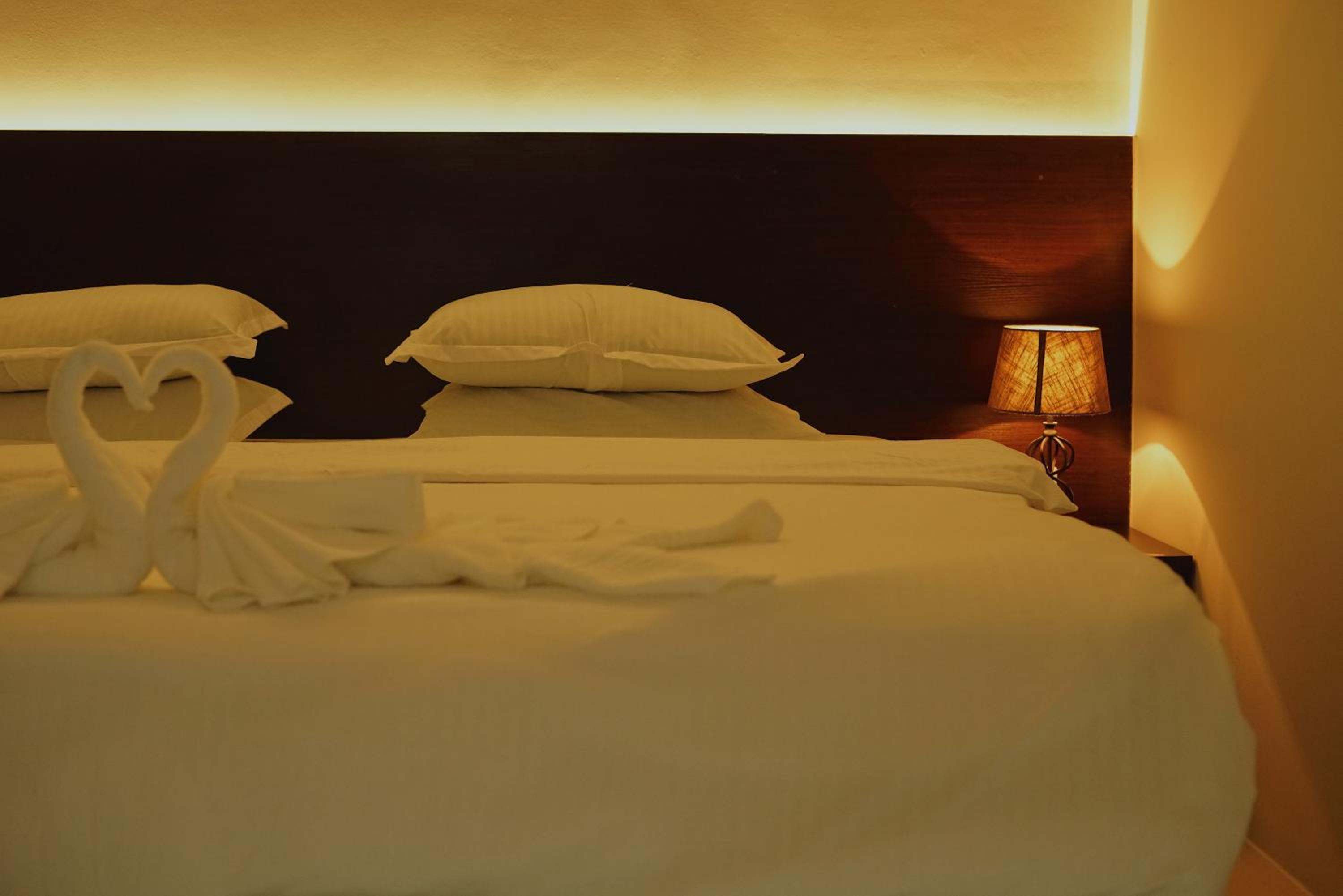 Deluxe Double or Twin Room - Photo 4