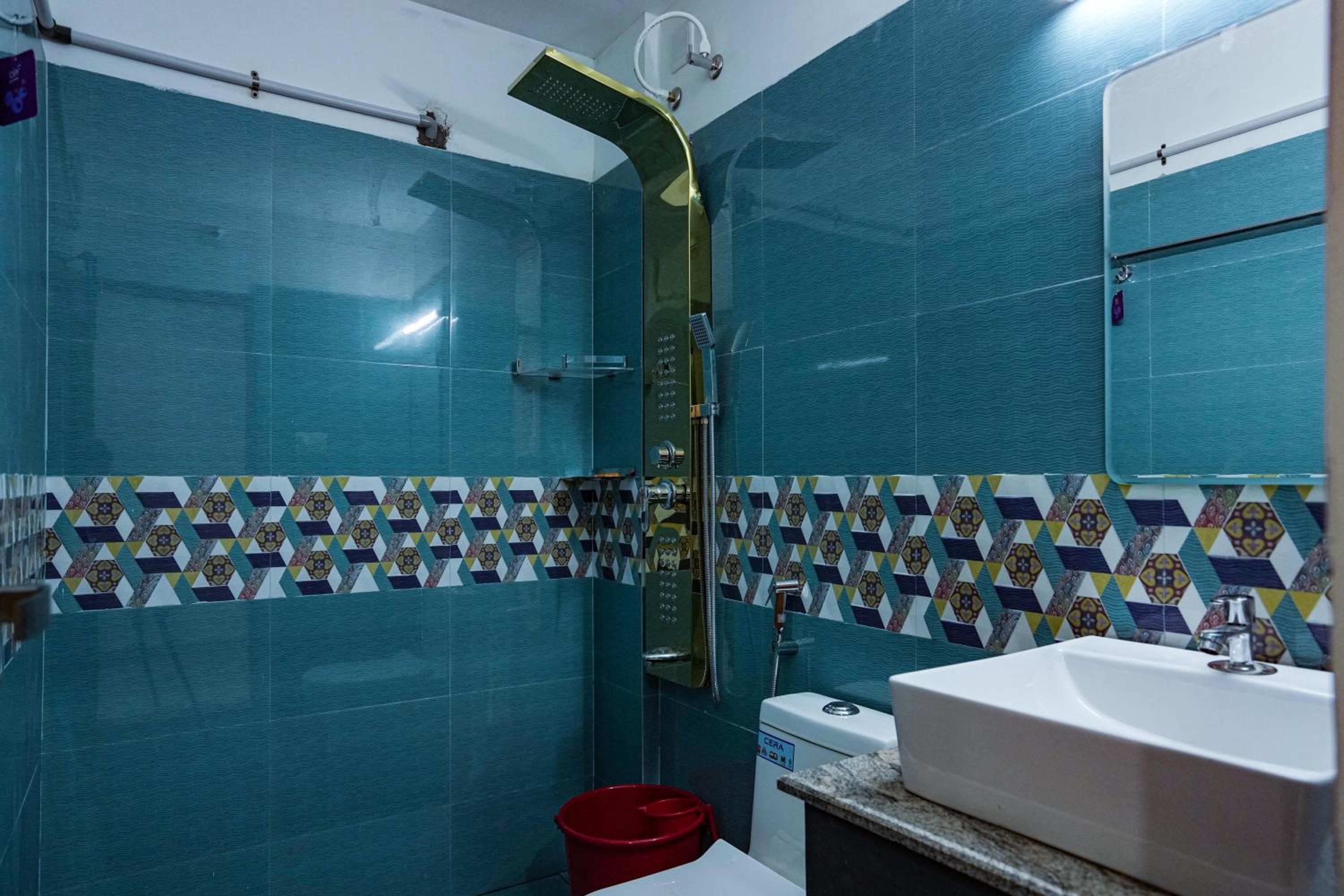 Deluxe Room (2 Adults + 1 Child) photo 2