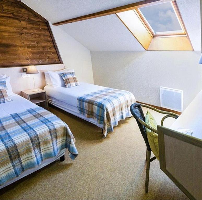 Standard Twin Room - Photo 1