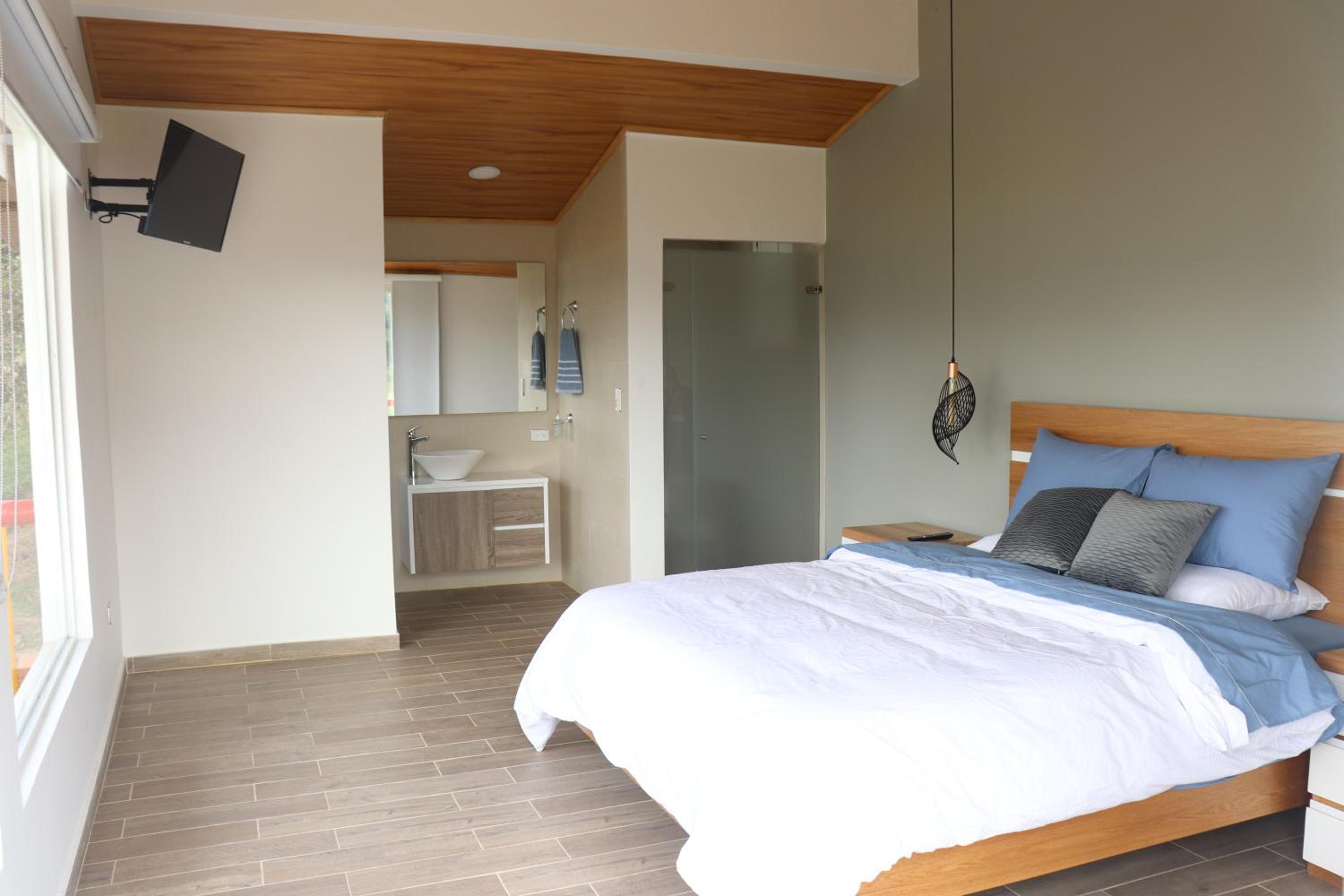 Queen Room with Balcony photo 3