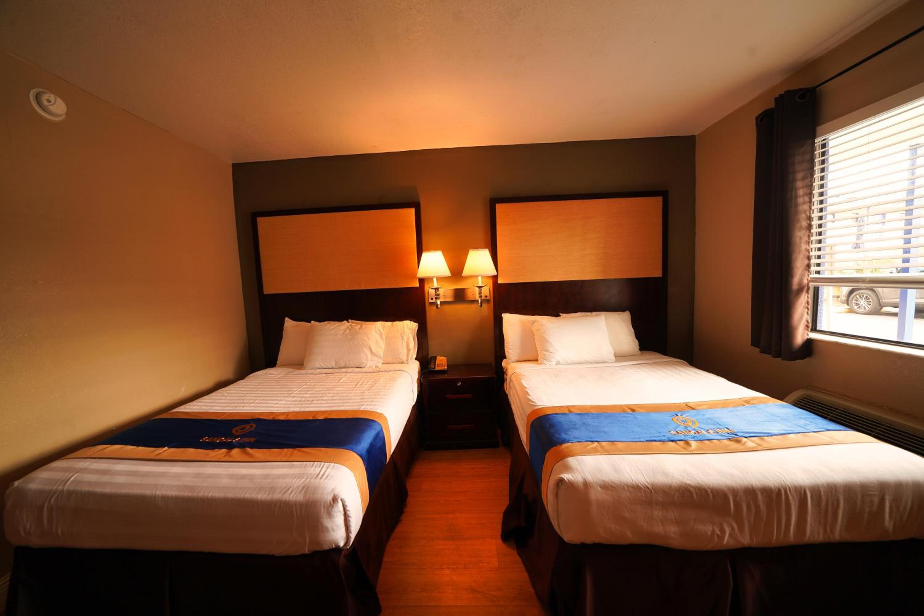 Double Room - Photo 7