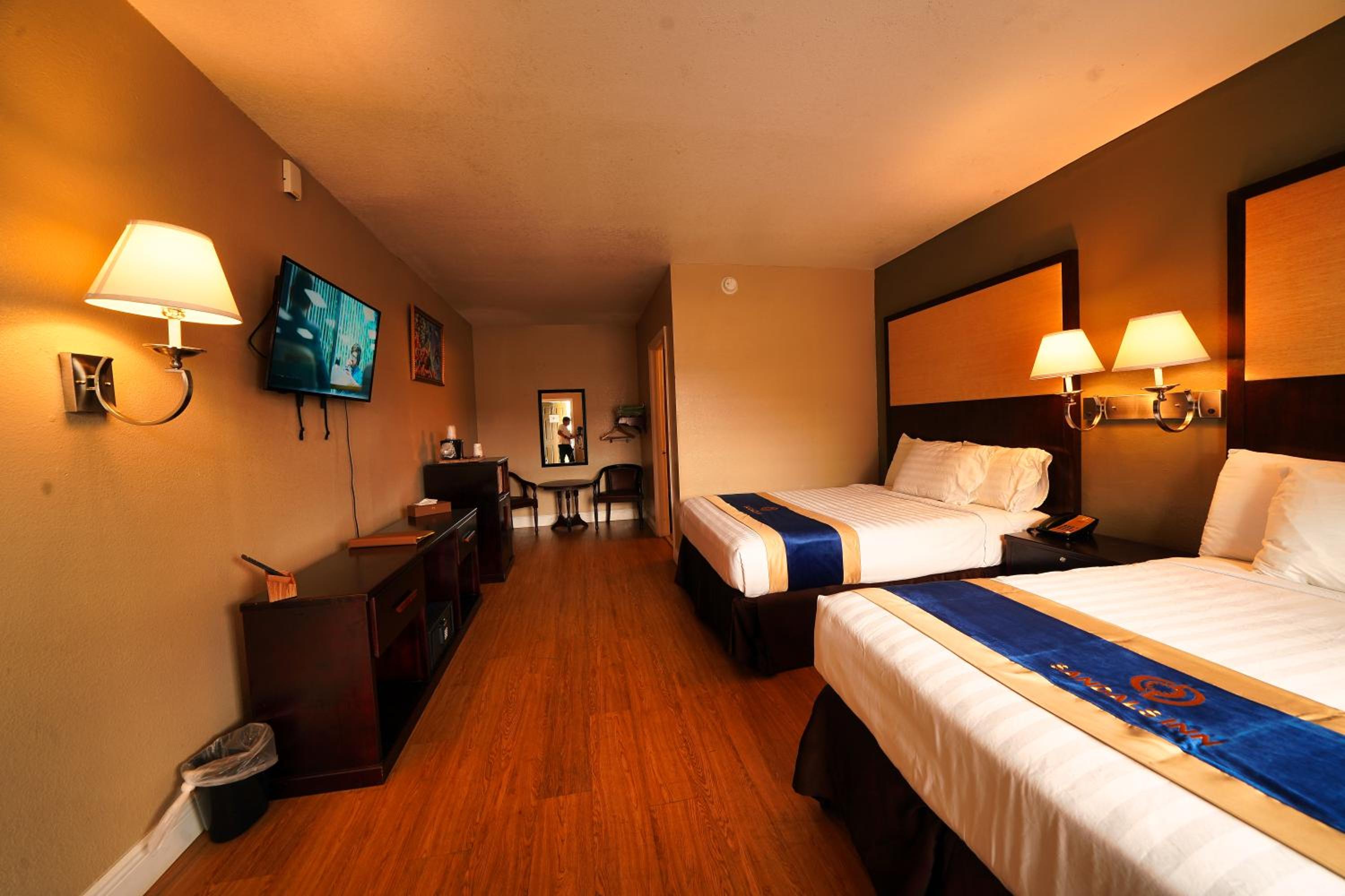 Double Room - Photo 12