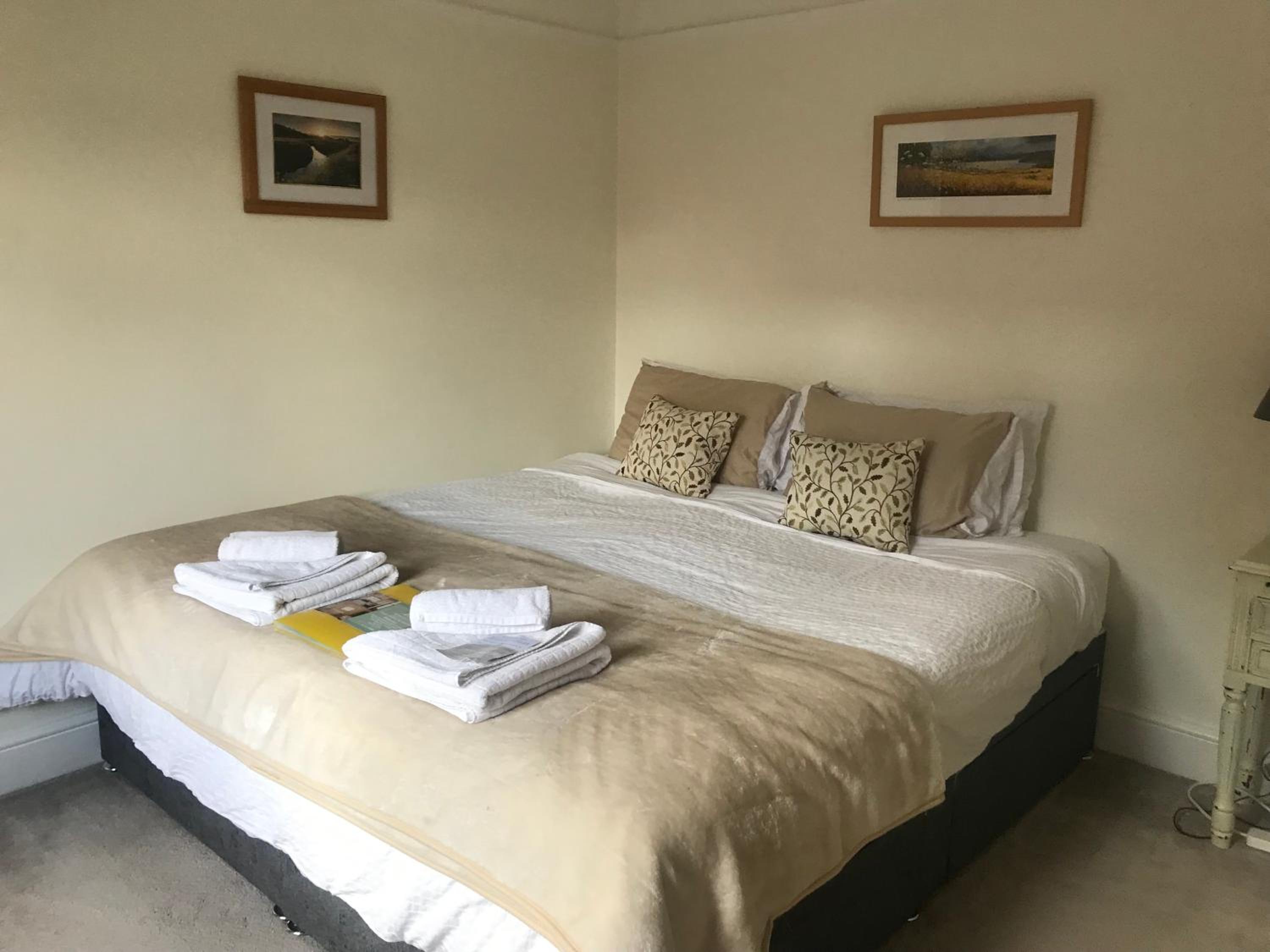 Double or Twin Room with Private Bathroom