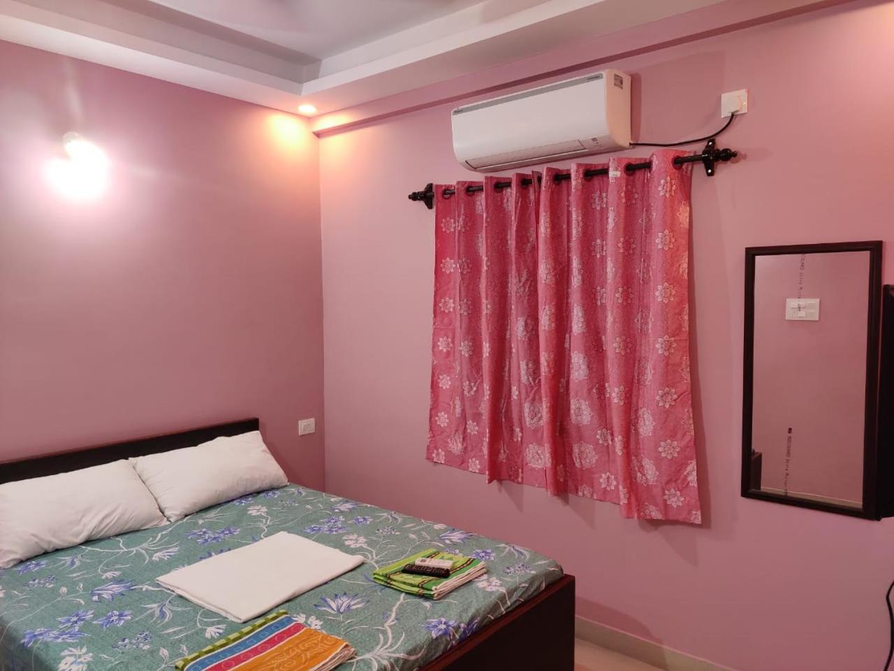 Standard Double Room - Photo 12