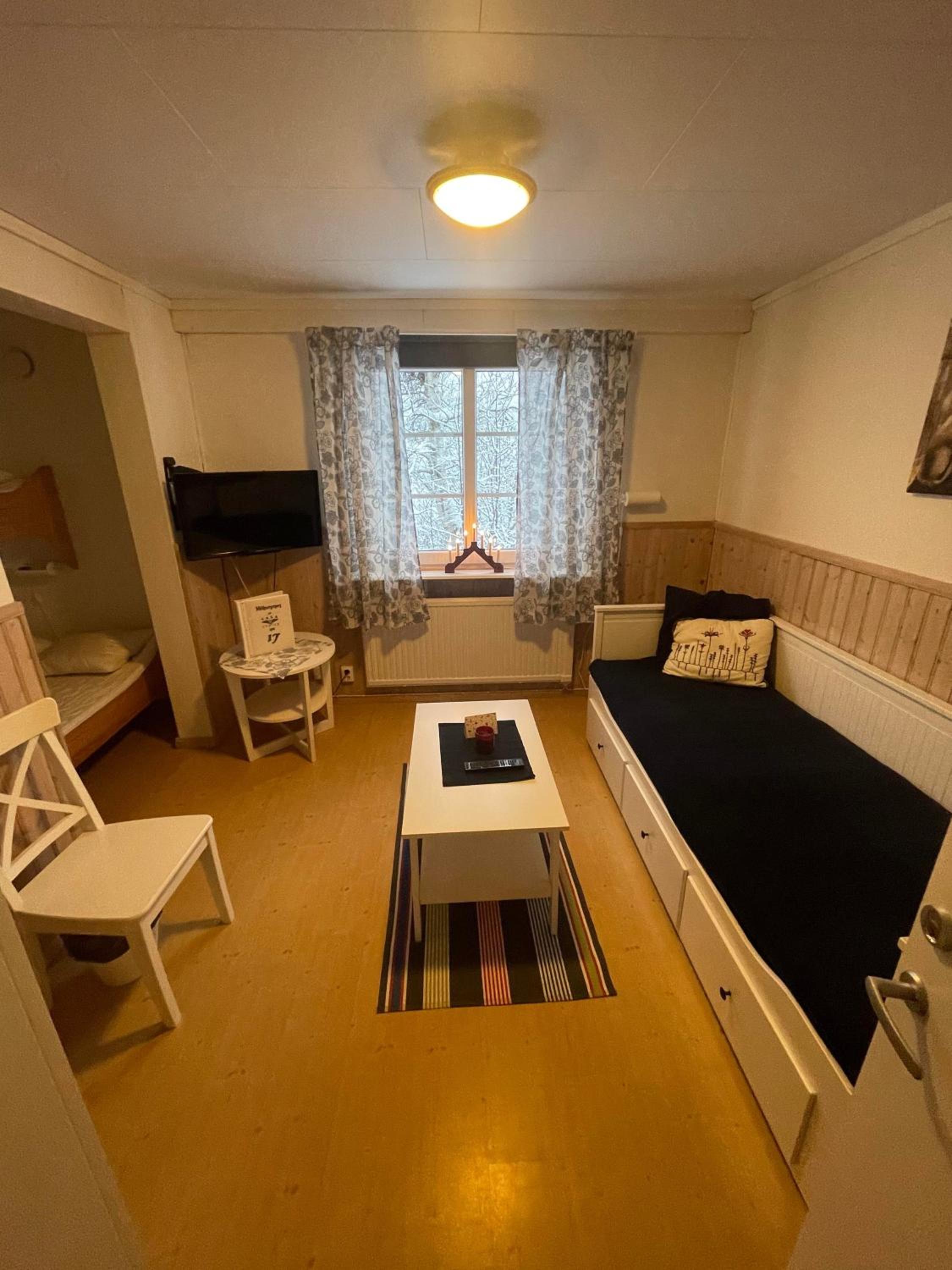 Quadruple Room with Private Bathroom photo 2