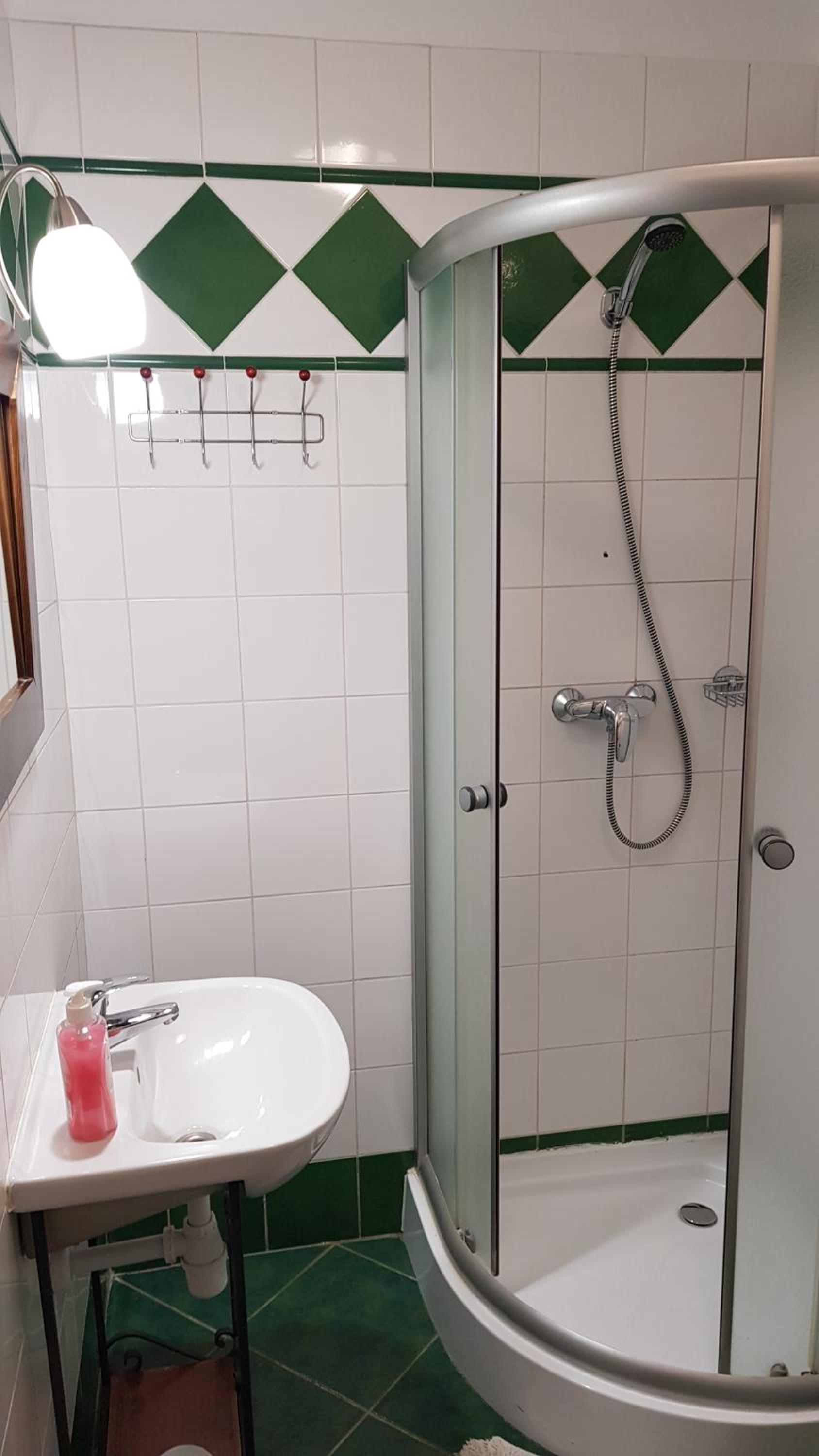 Triple Room with Private Bathroom - Photo 3