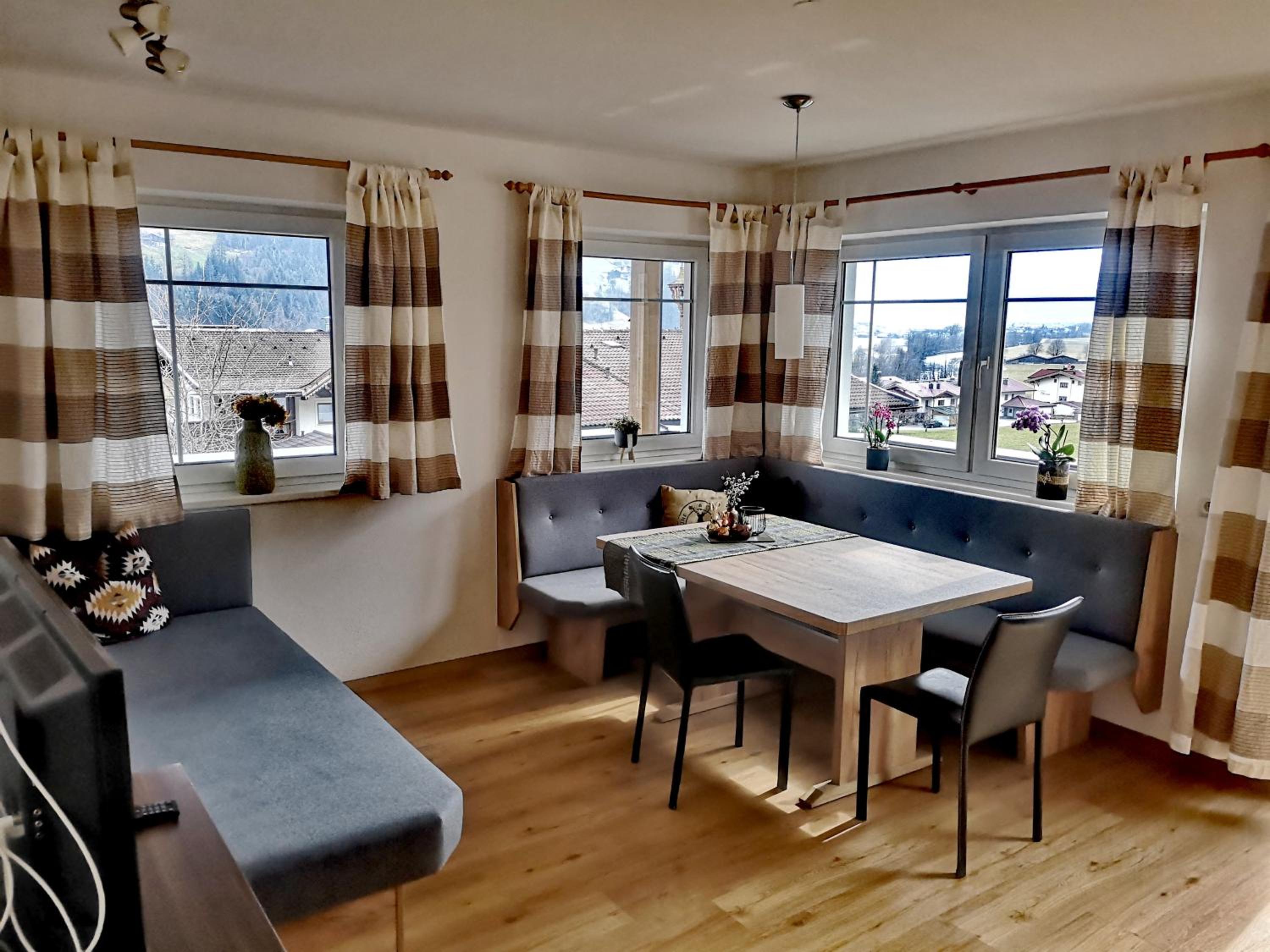 Apartment with Mountain View photo 3