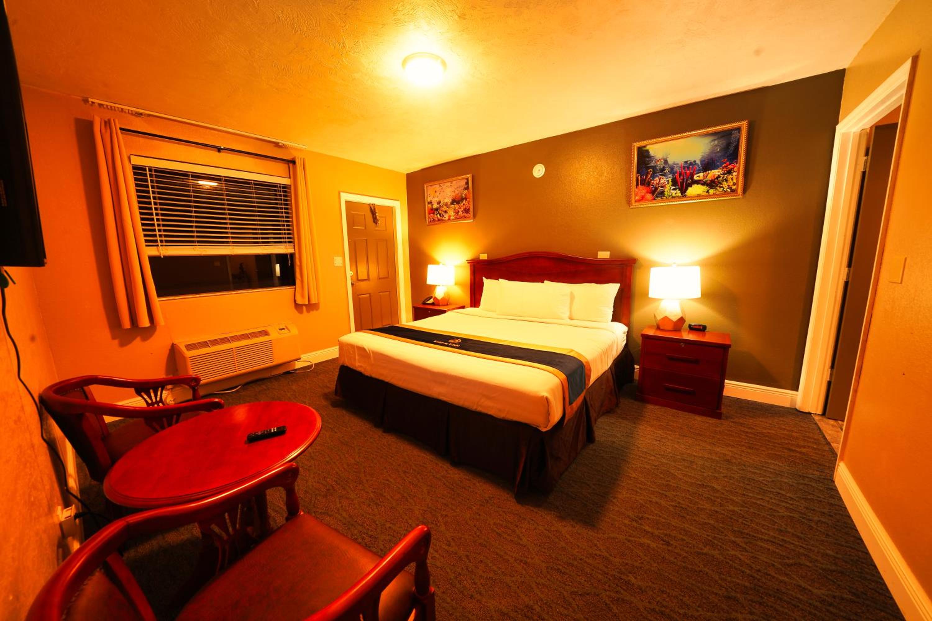 King Room with Spa Bath