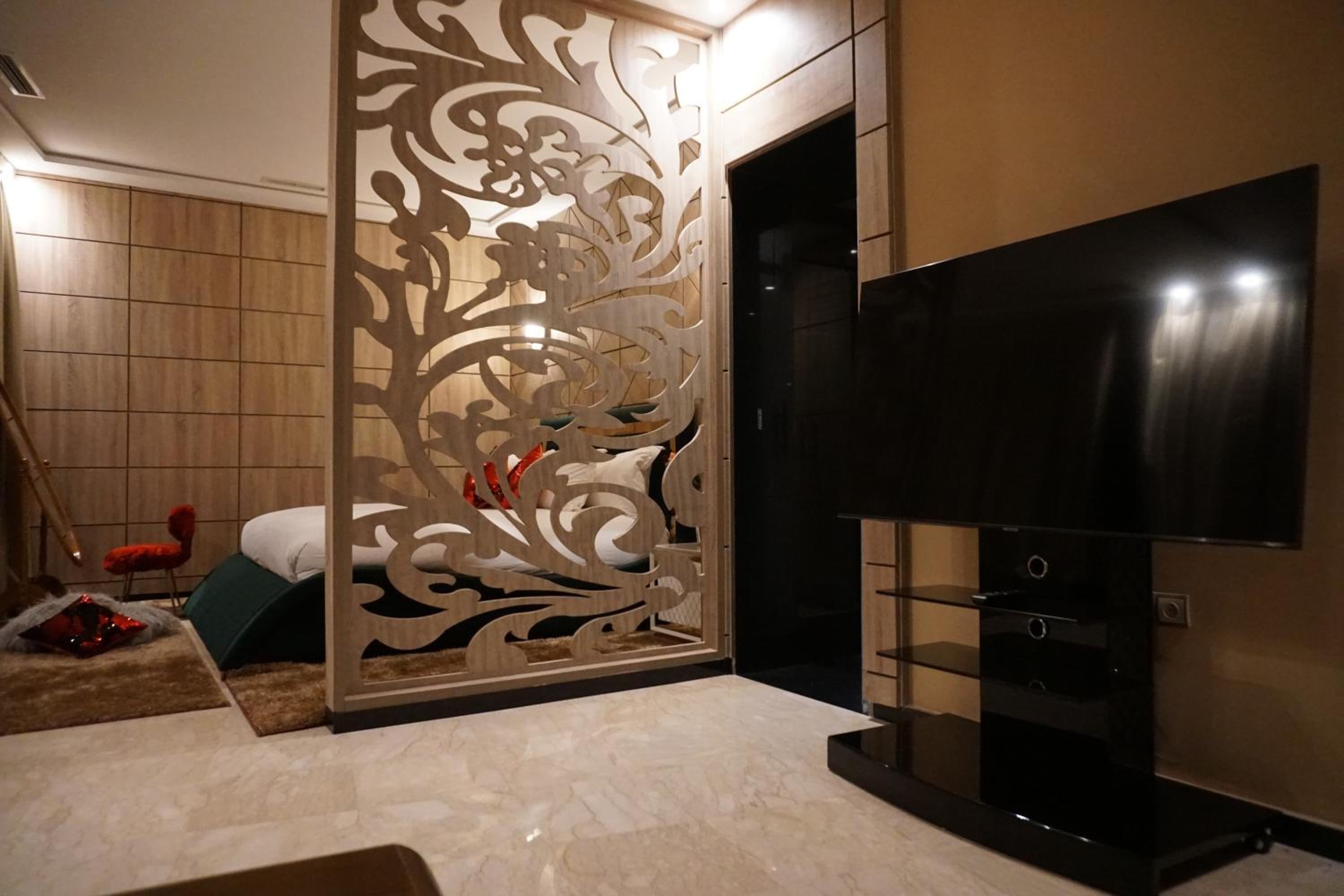 Deluxe Suite - Photo 11
