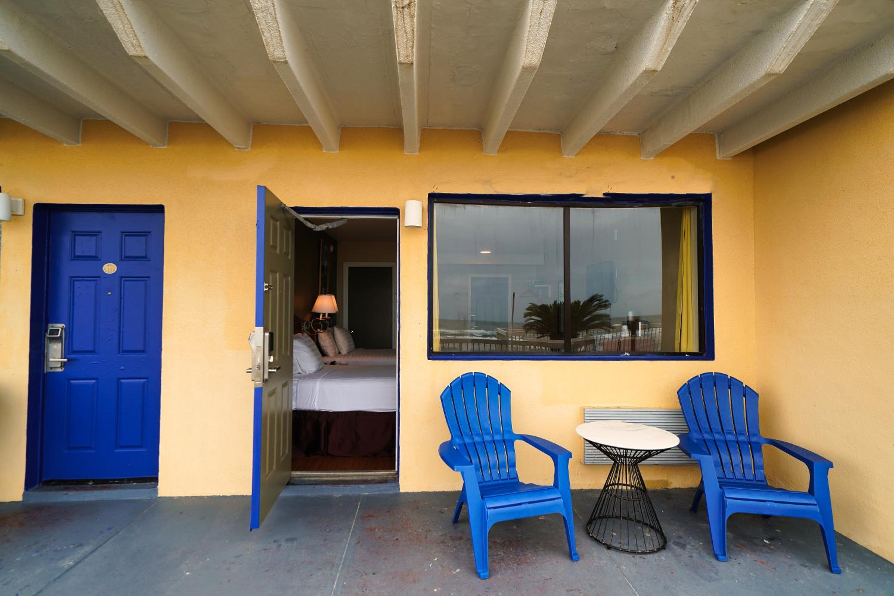 Double Room with Sea View - Photo 9
