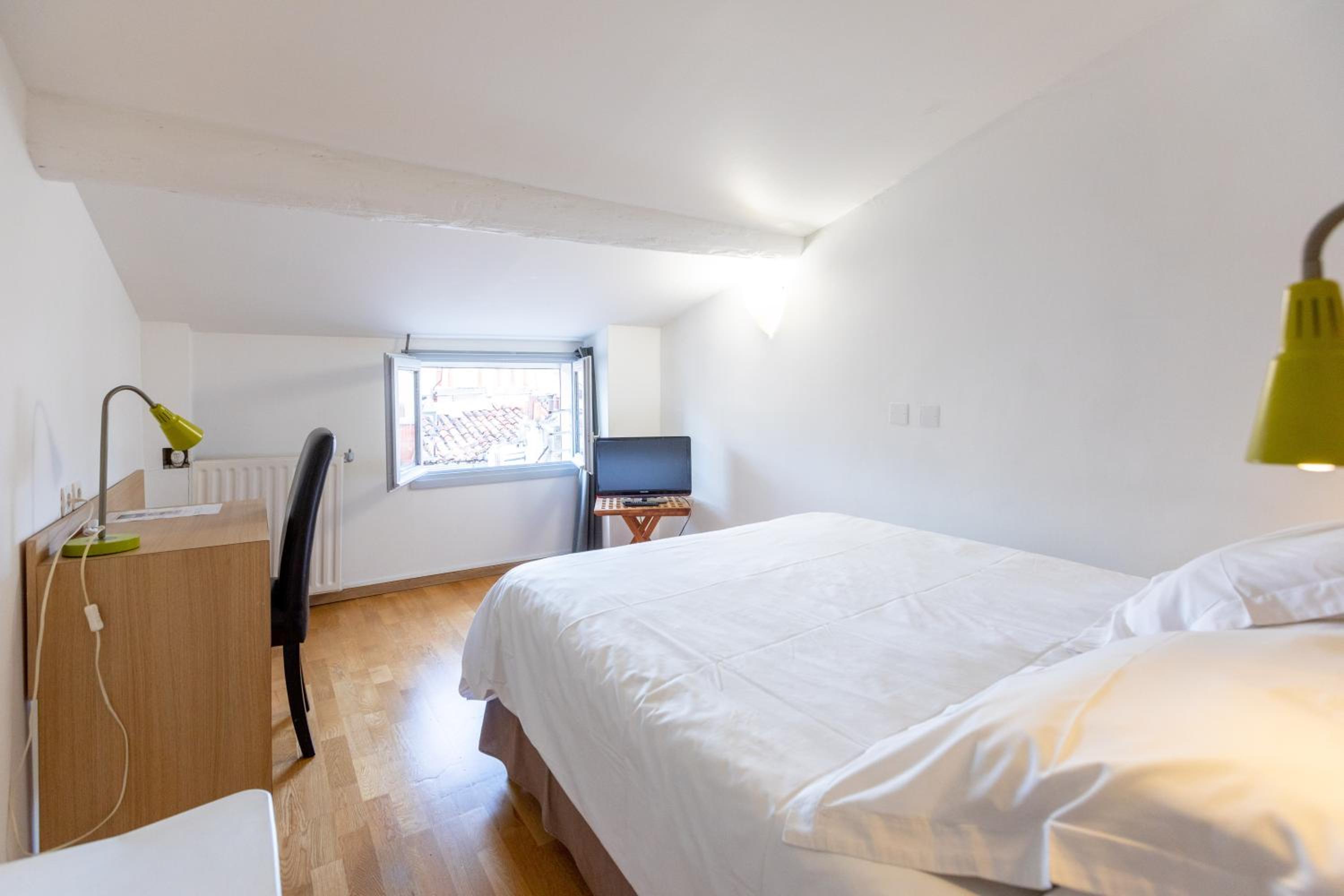 Double Room - Photo 21
