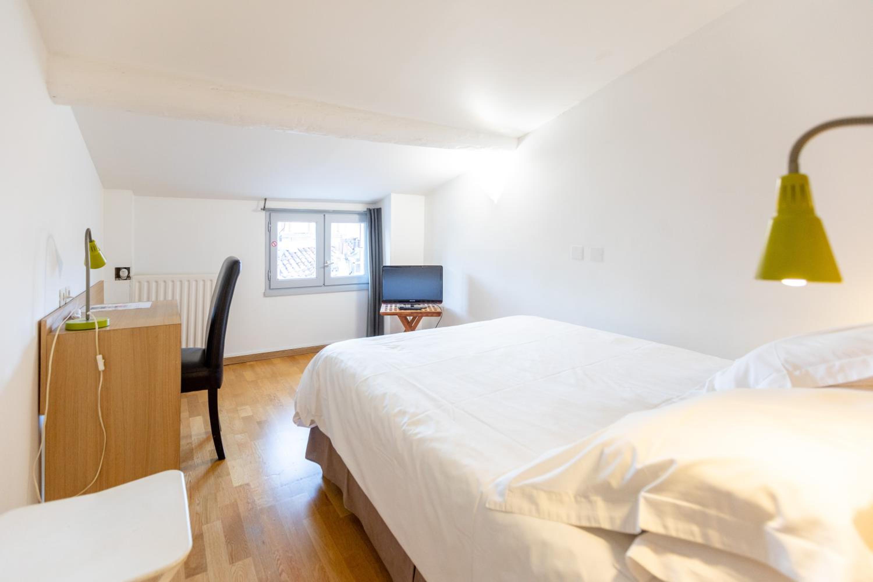 Double Room - Photo 19