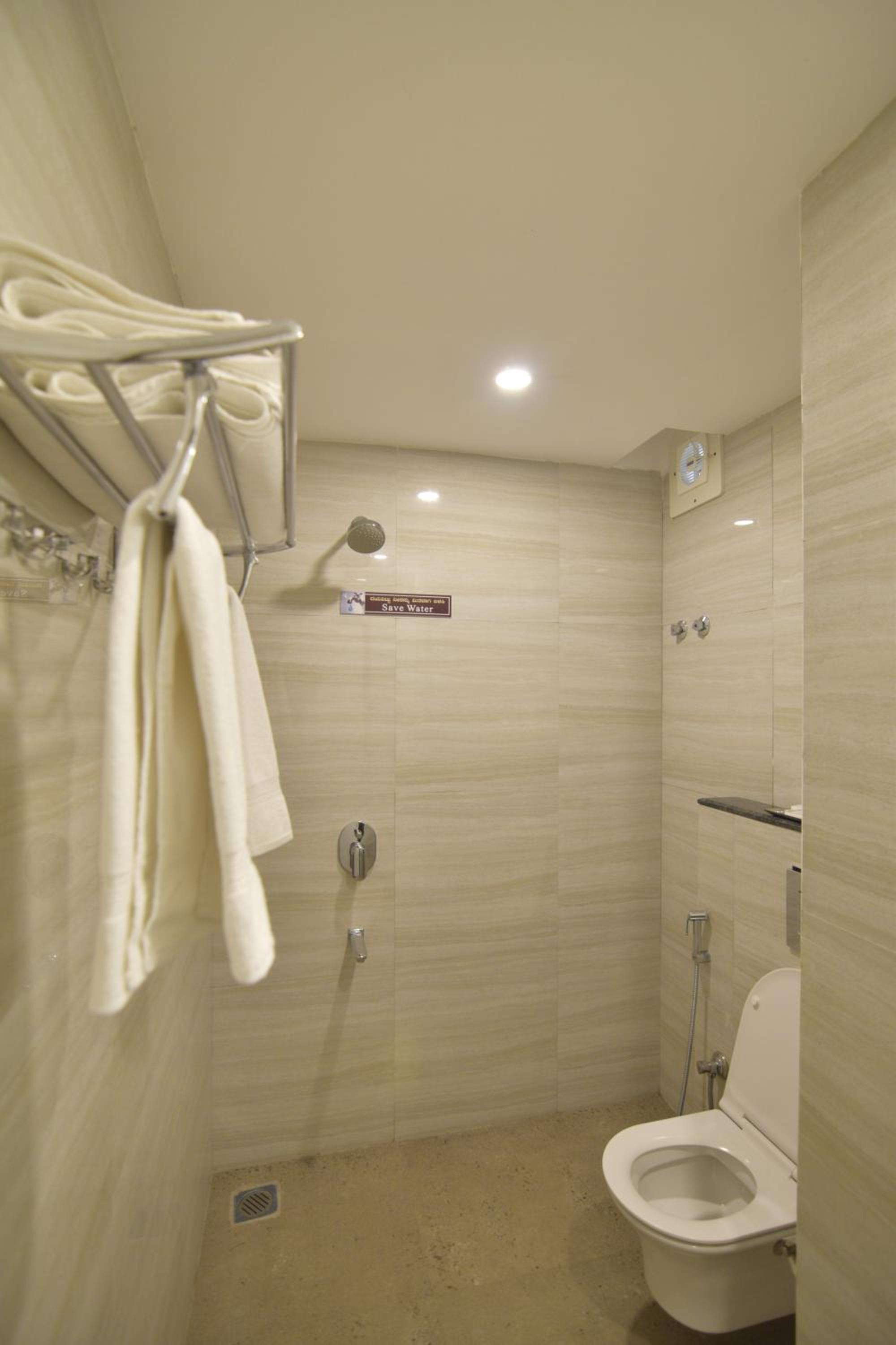 Twin Room - Photo 2
