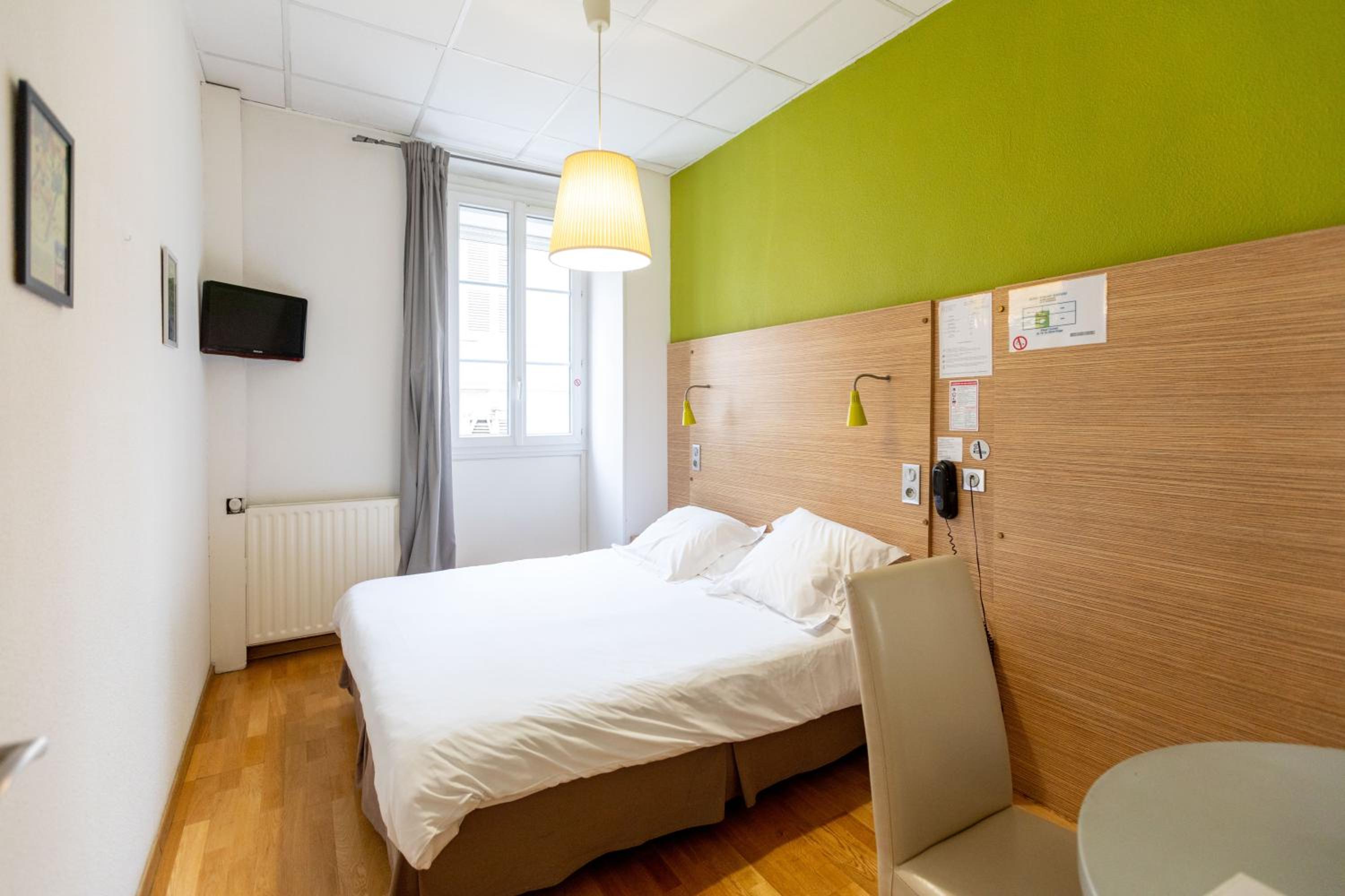 Double Room - Photo 12