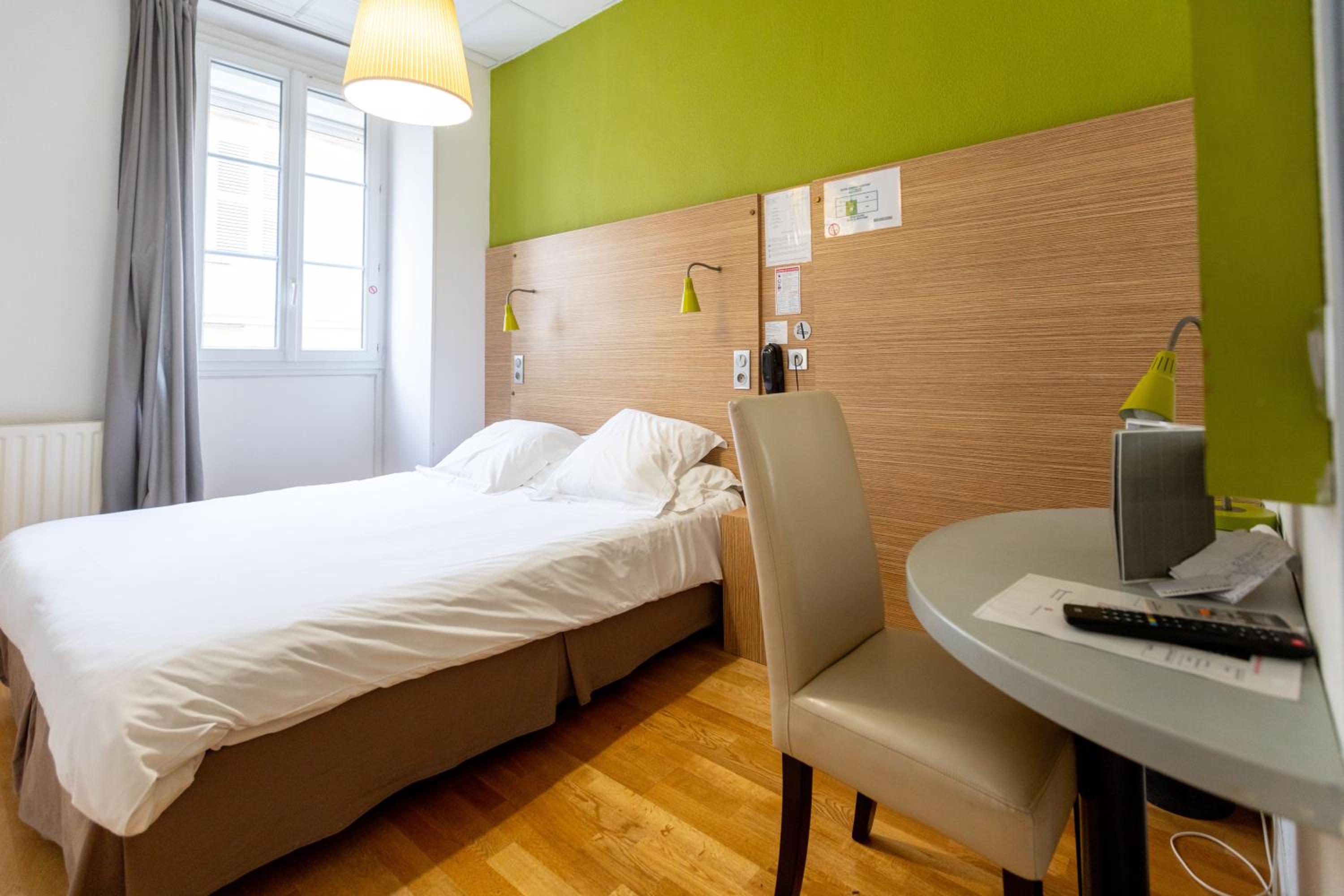 Double Room - Photo 15