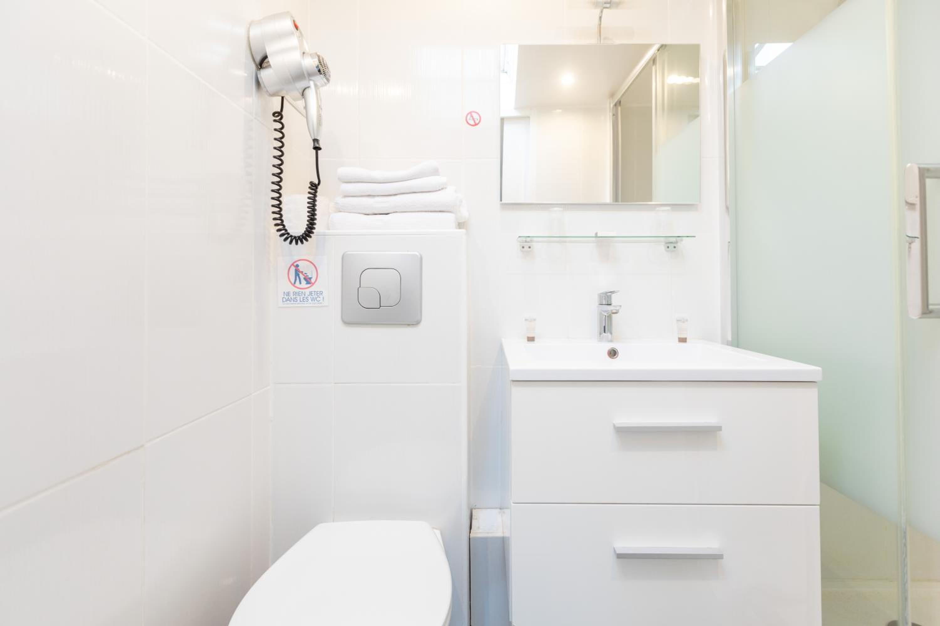 Double Room - Photo 25
