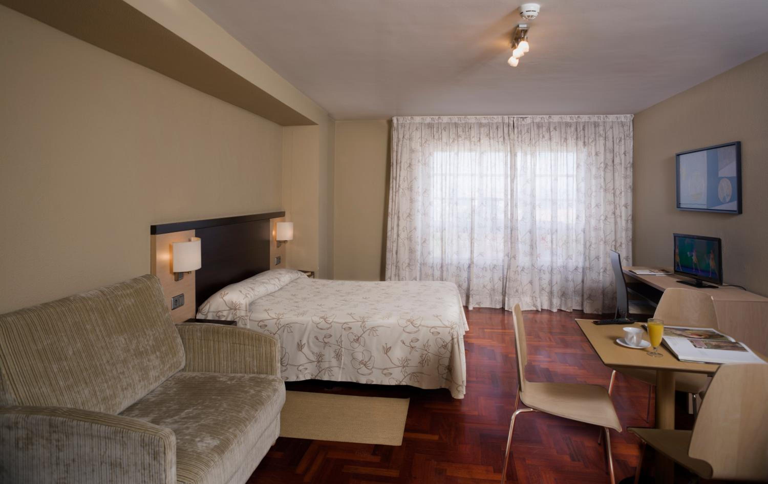 Triple Apartment photo 2