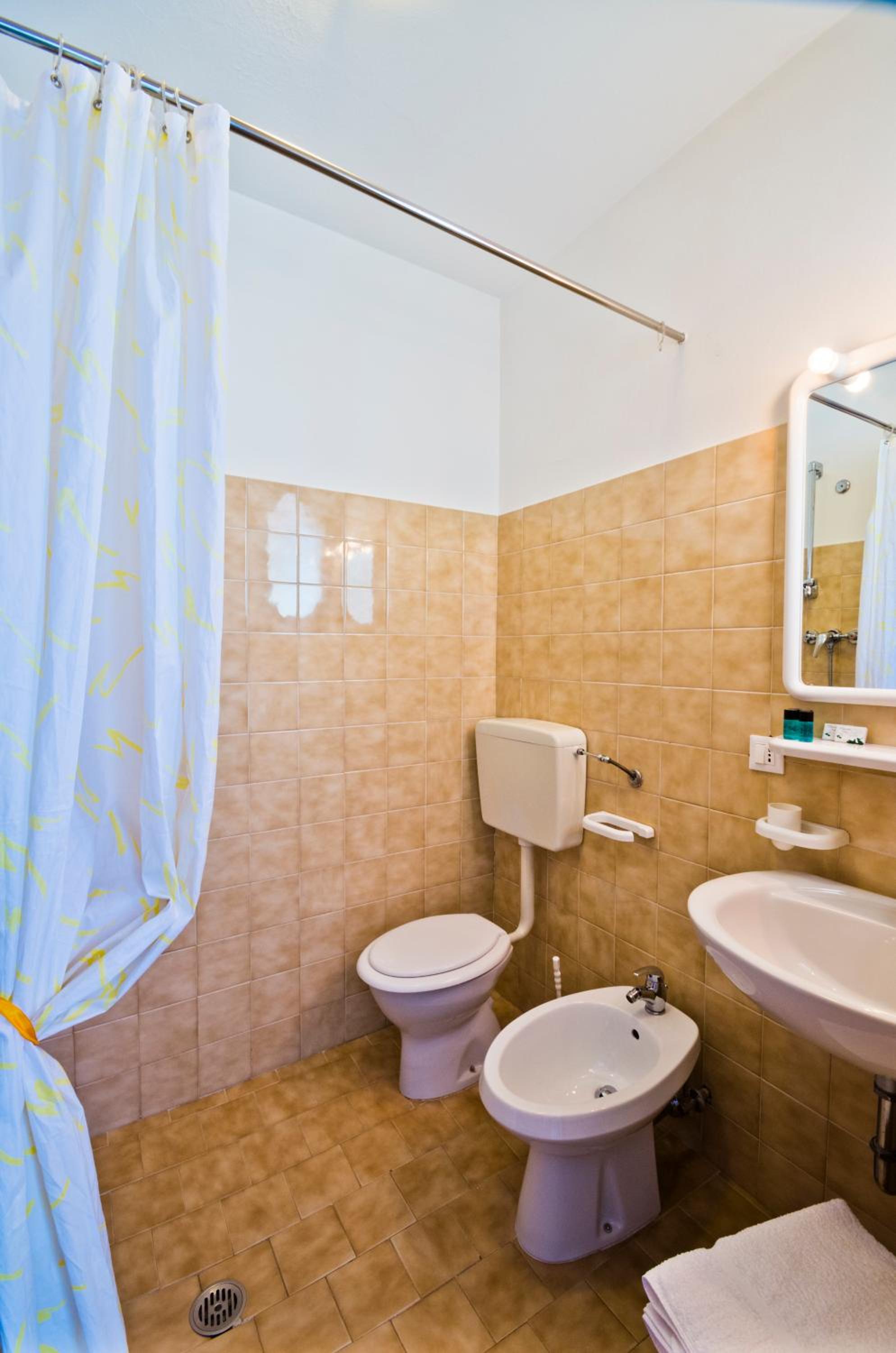 Economy Double or Twin Room photo 2