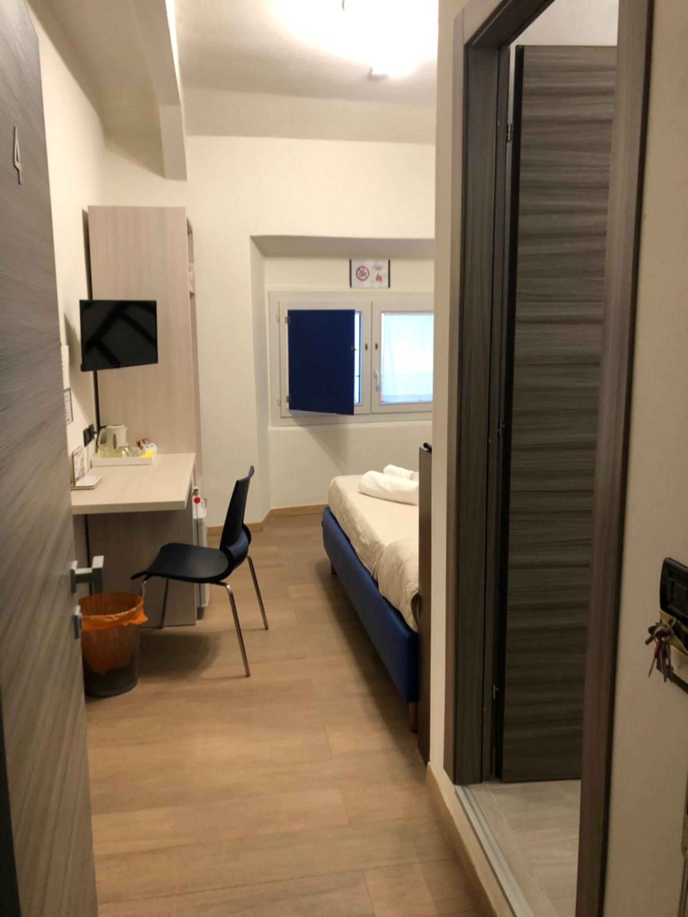 Double Room - Photo 2