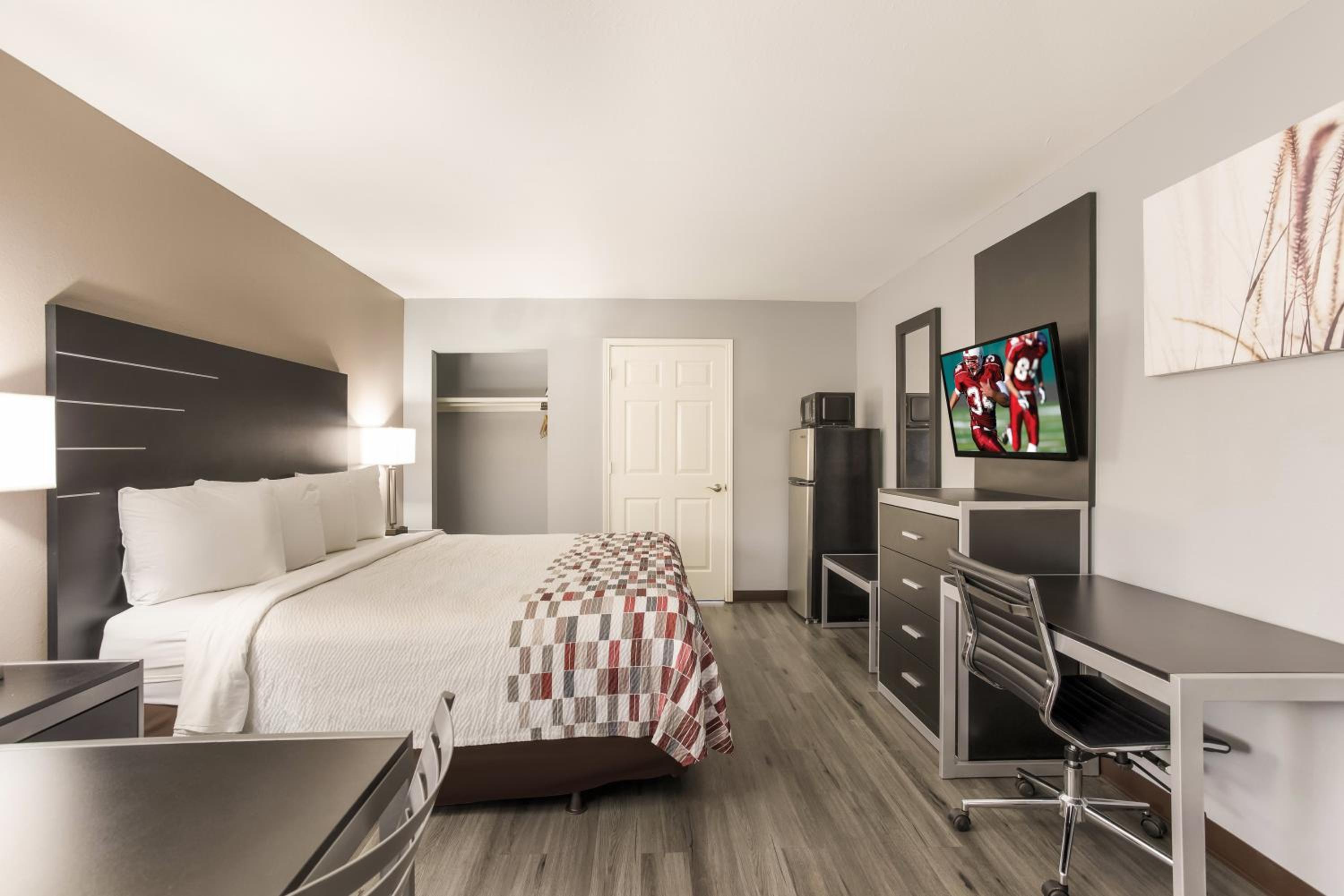 Superior King Room with Disability Access - Non-Smoking - Photo 1