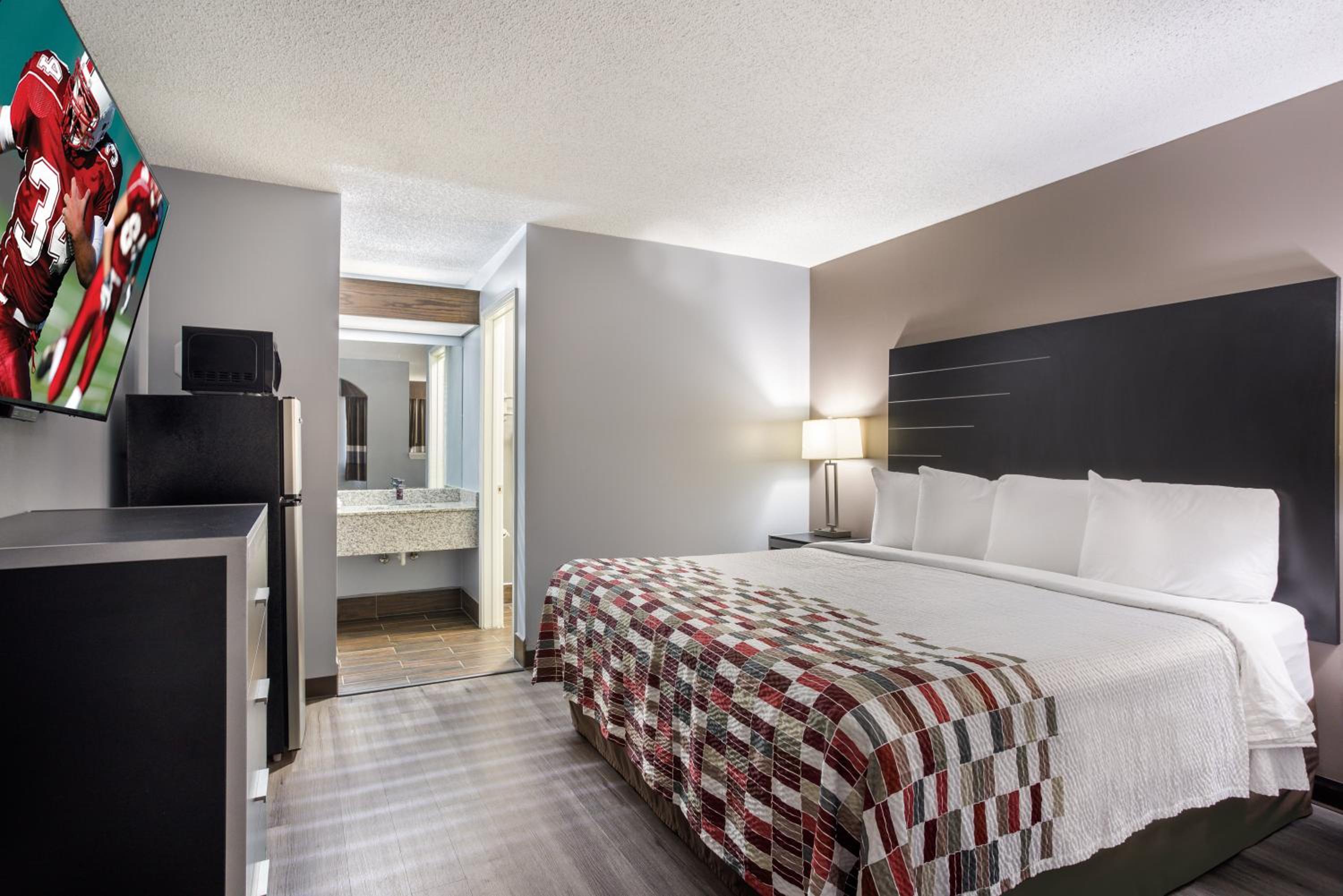 Suite King Room - Non-Smoking - Photo 3