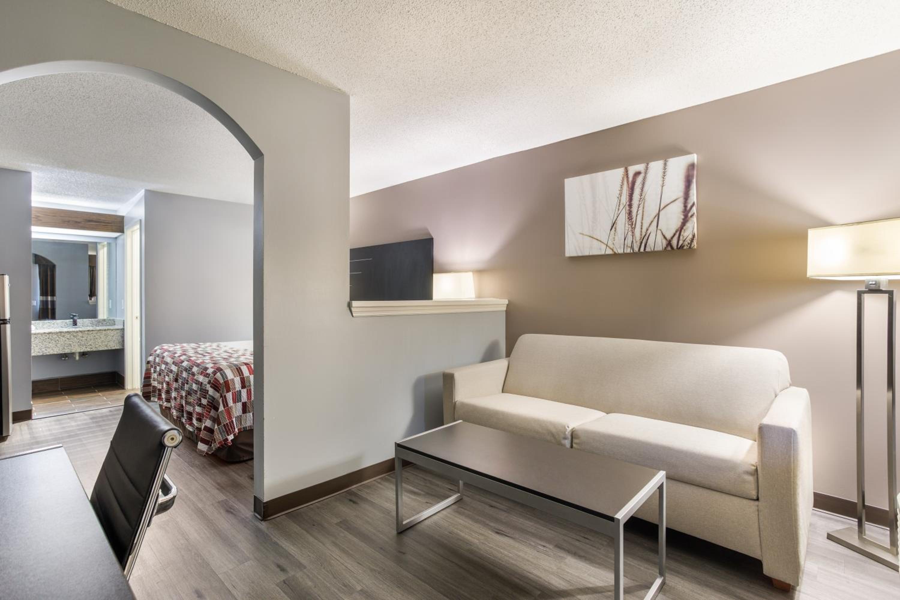 Suite King Room - Non-Smoking - Photo 2