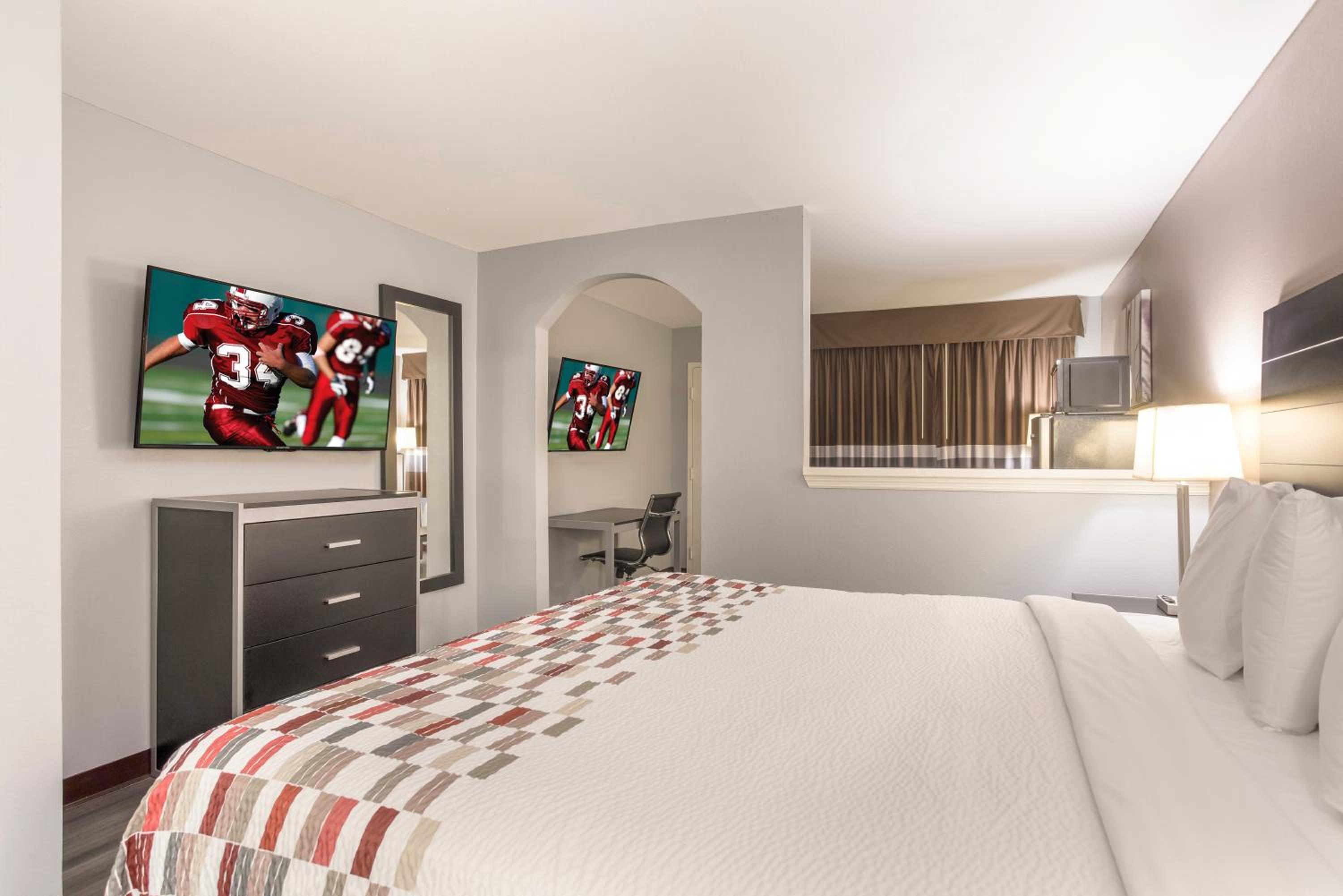 Suite King Room with Jet Spa - Non-Smoking - Photo 5