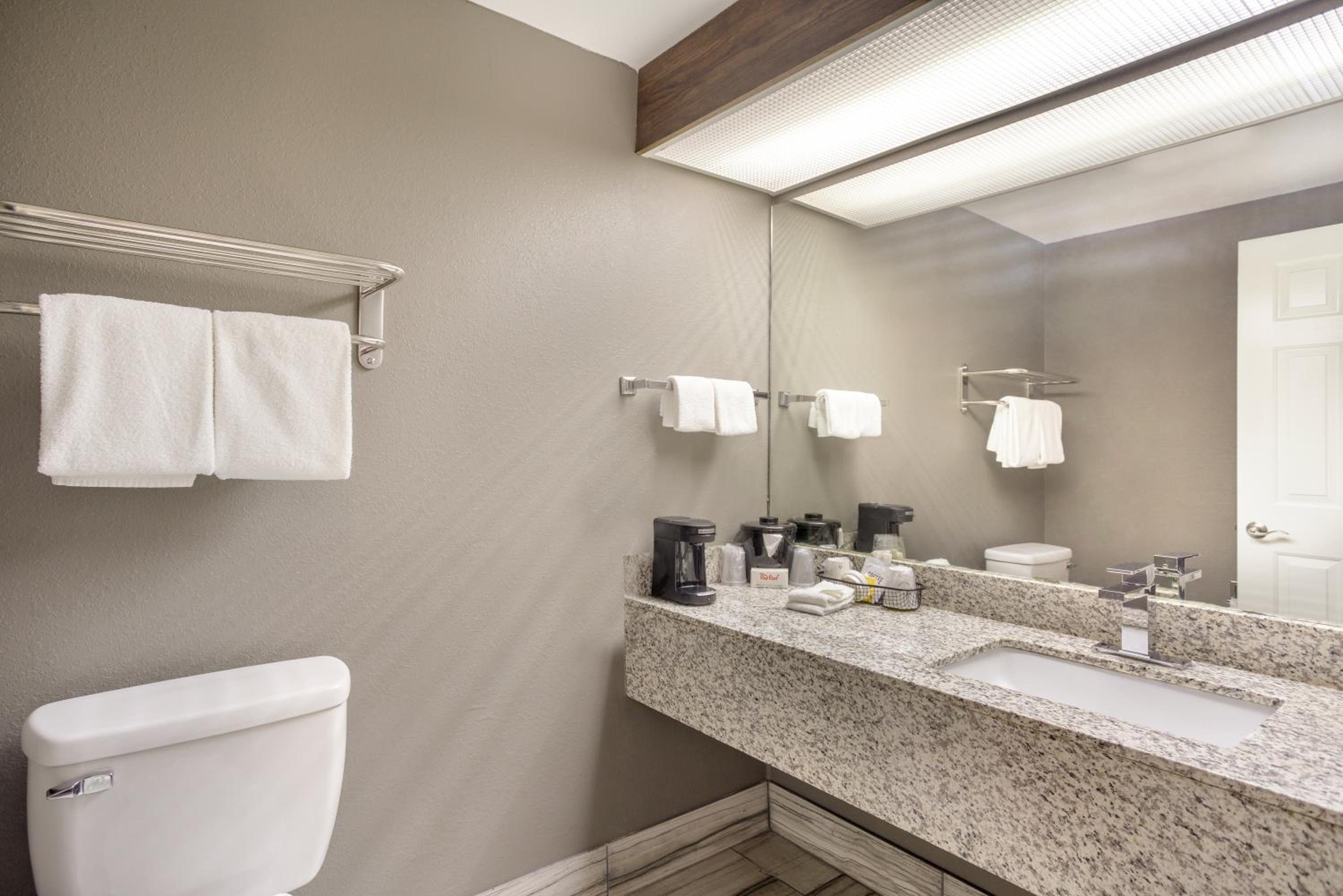 Suite King Room with Jet Spa - Non-Smoking - Photo 3