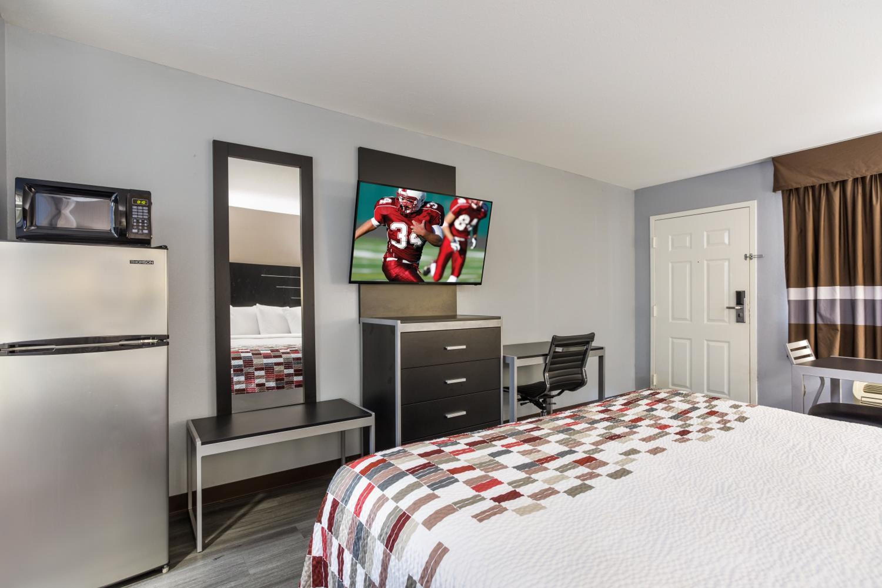 Superior King Room - Non-Smoking - Photo 4