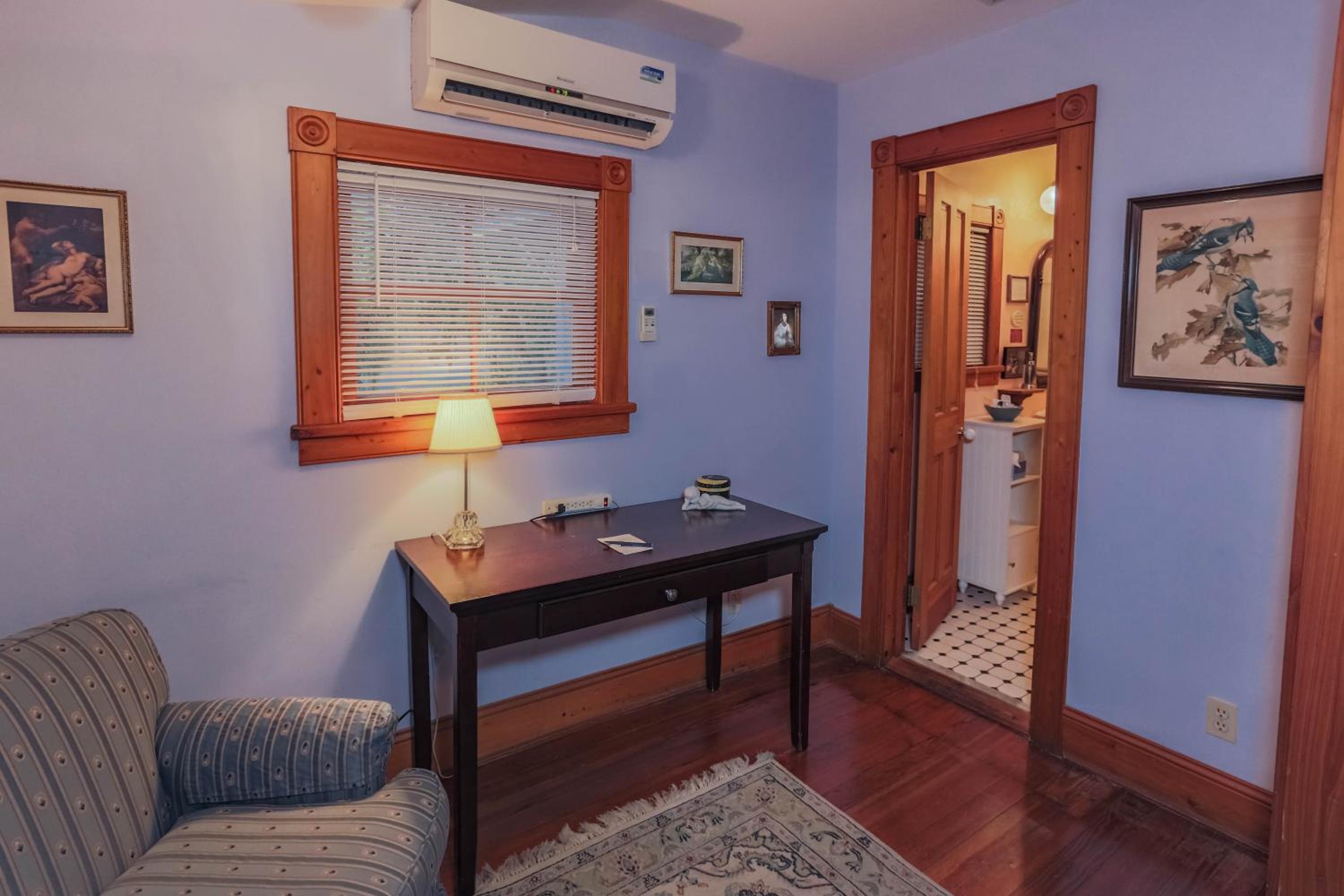 Blue Moon Room photo 2