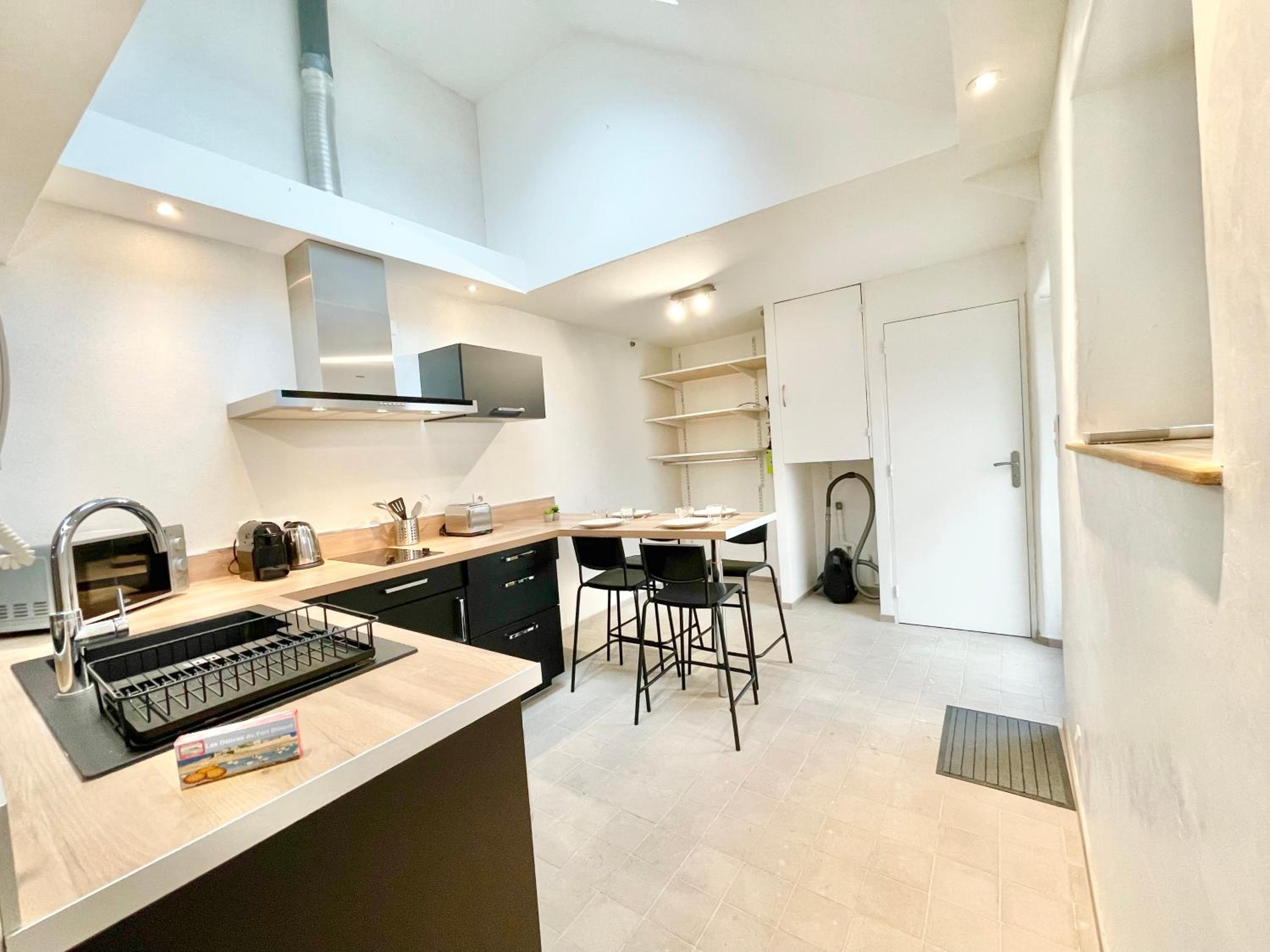 Apartment - Split Level - Photo 4