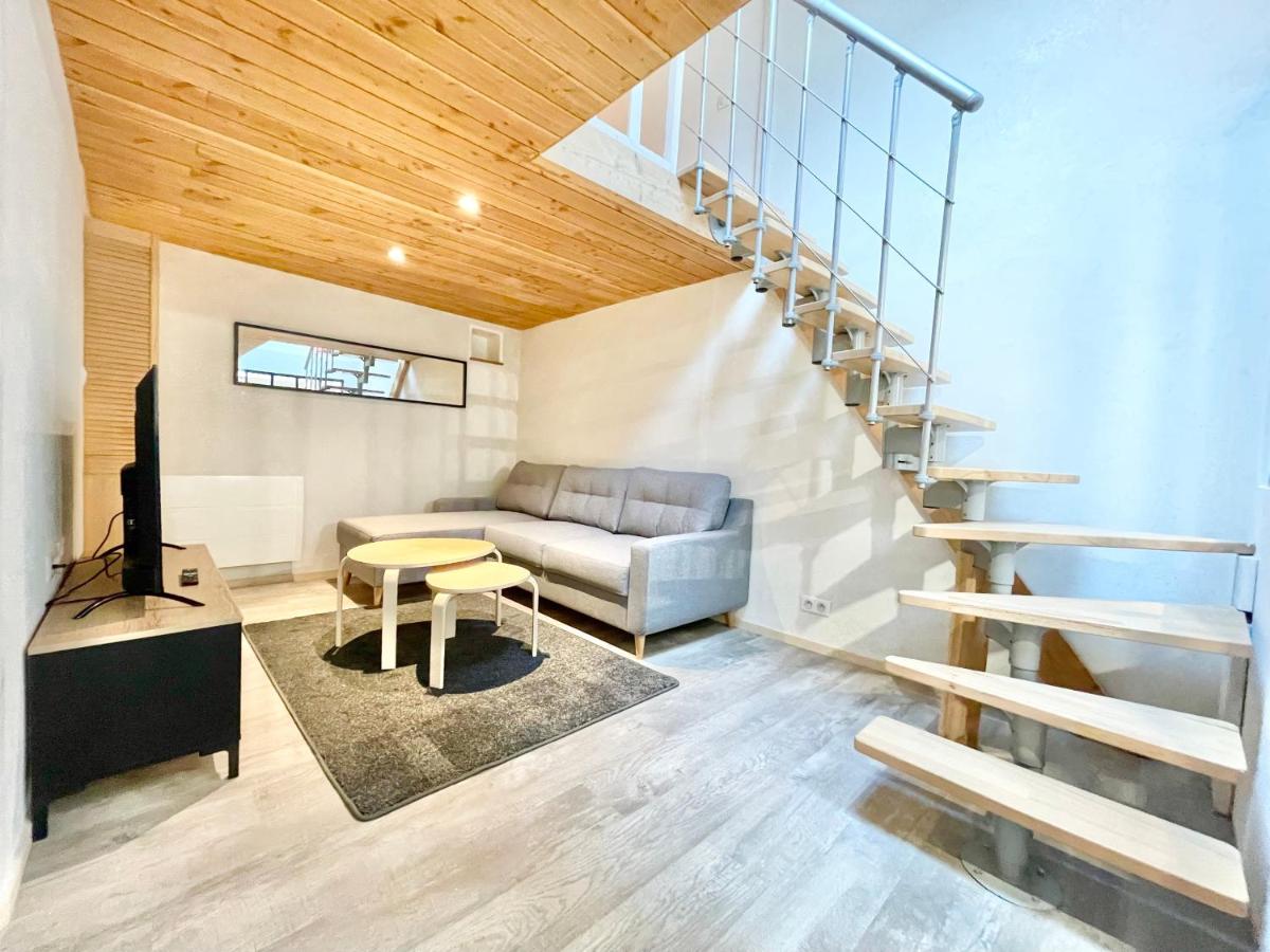 Apartment - Split Level - Photo 7