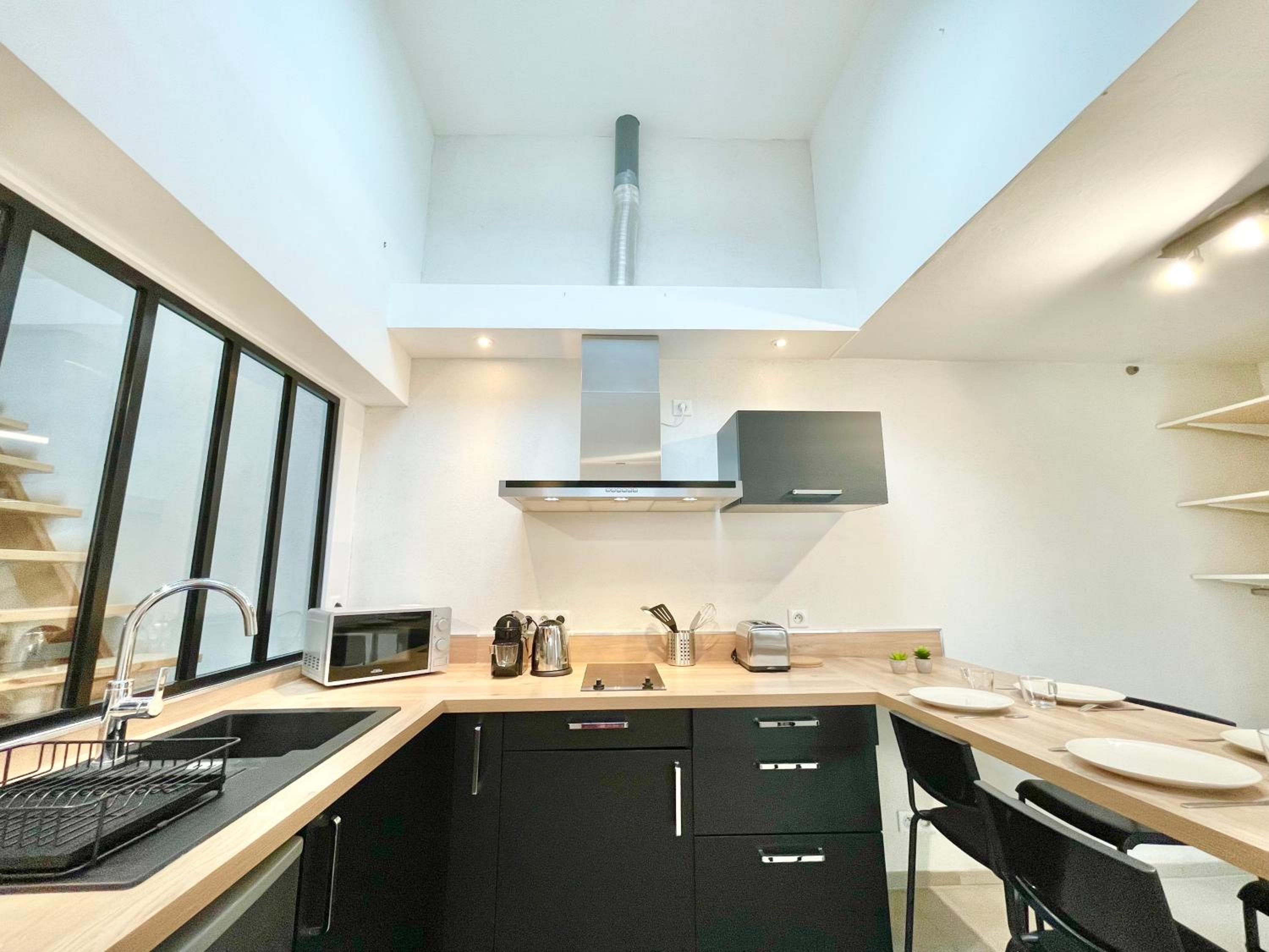 Apartment - Split Level - Photo 3