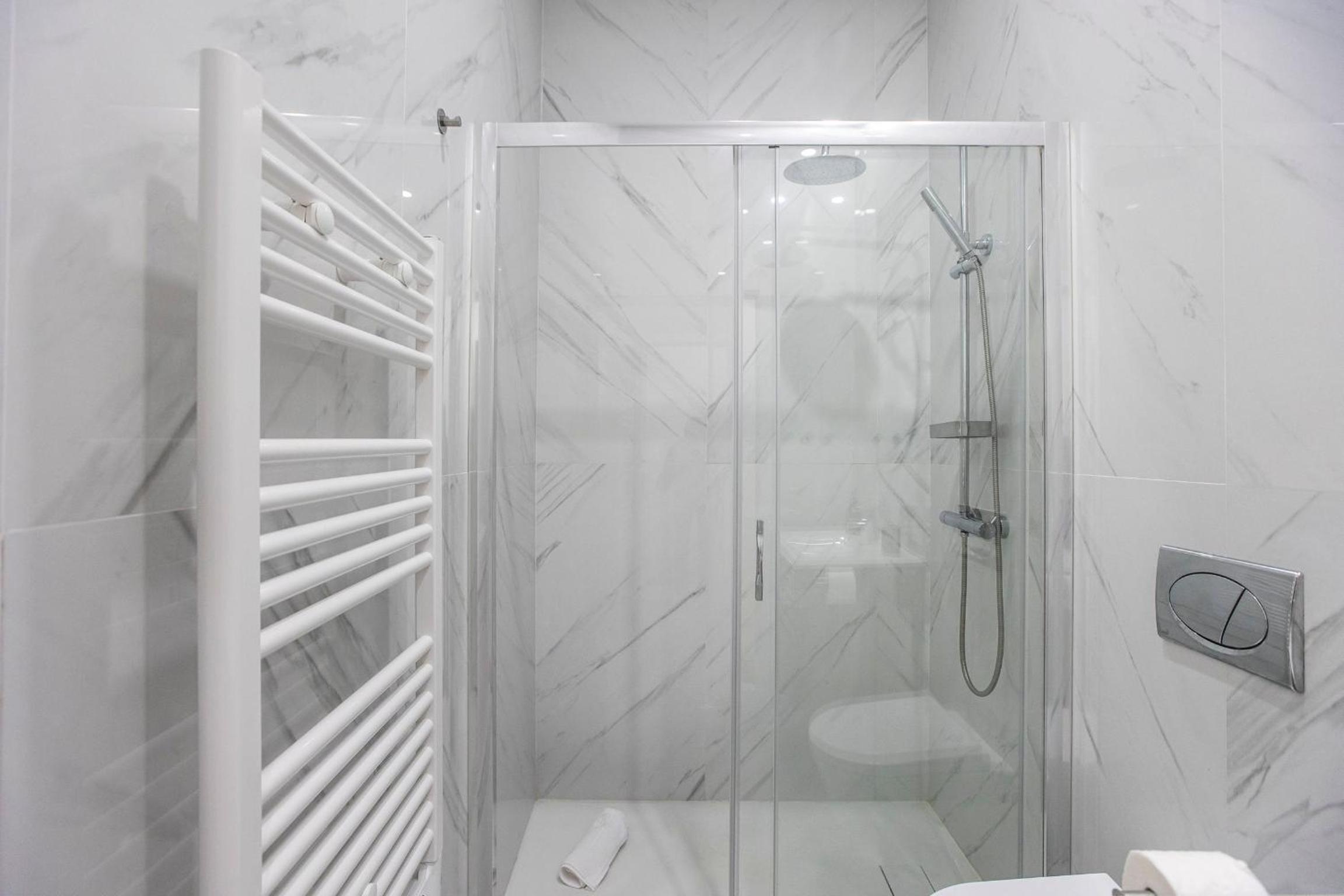 One-Bedroom Apartment - Photo 8