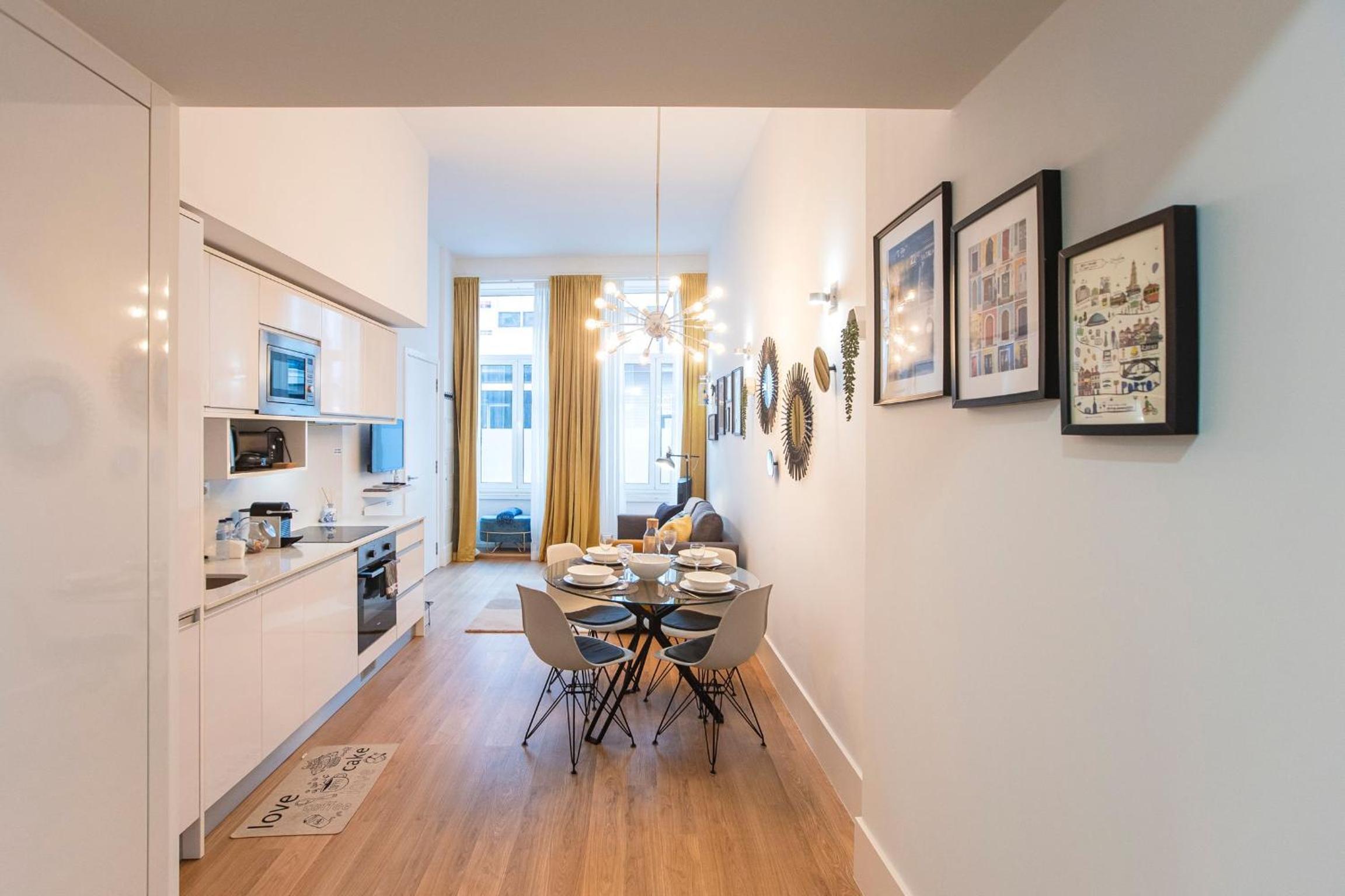 One-Bedroom Apartment - Photo 2