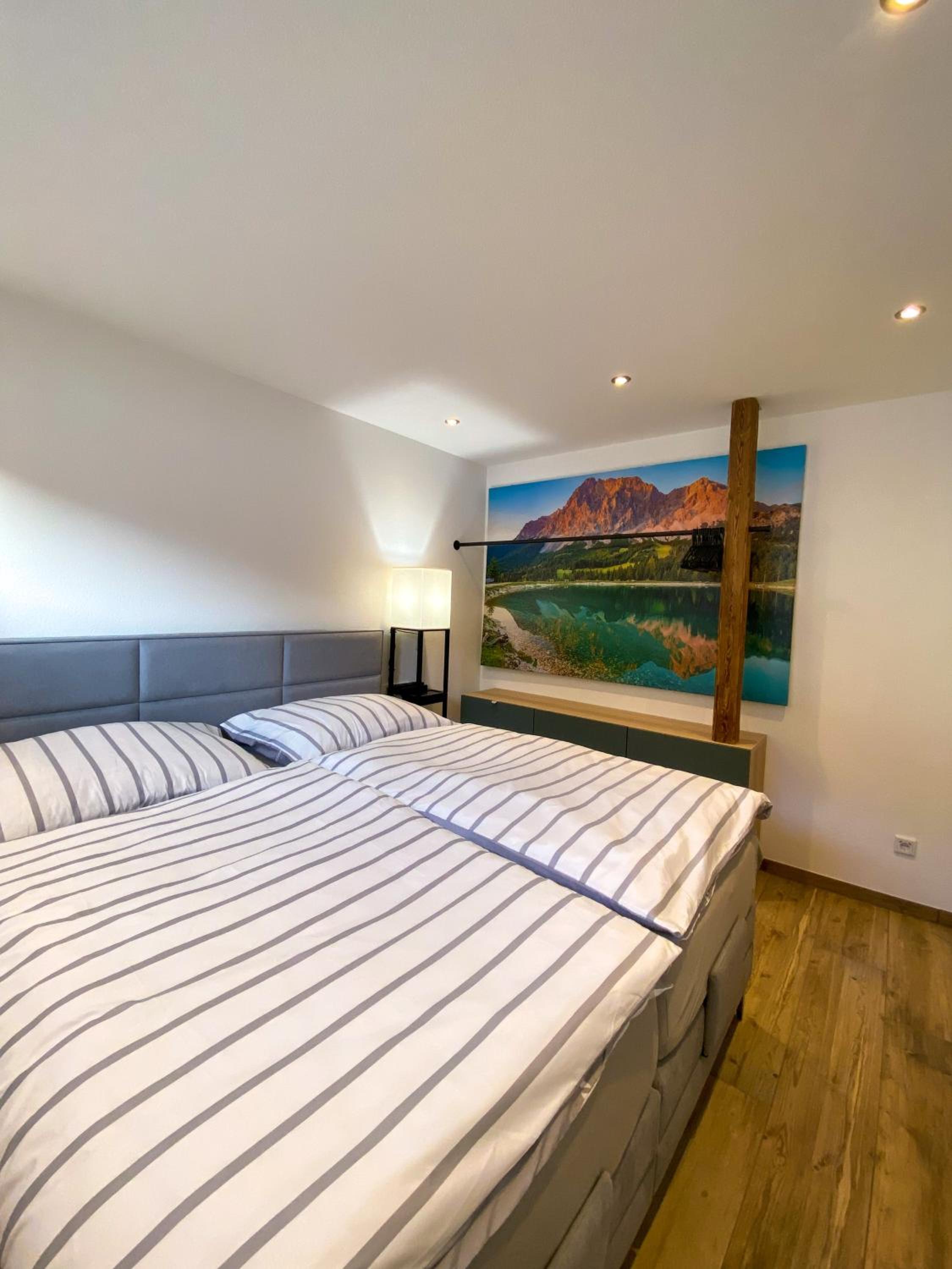 One-Bedroom Apartment with Terrace photo 1