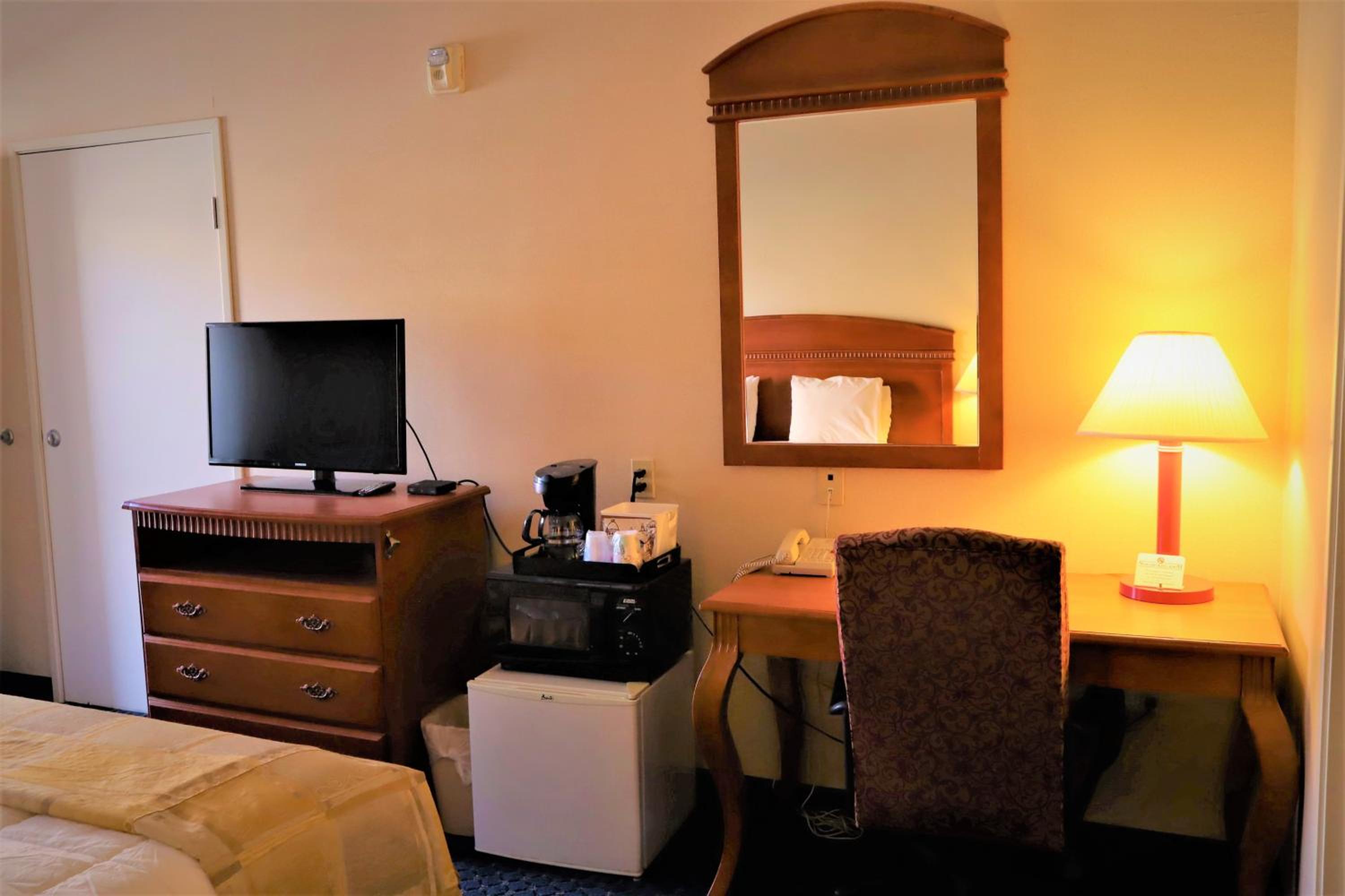 Queen Room - Disability Access photo 2