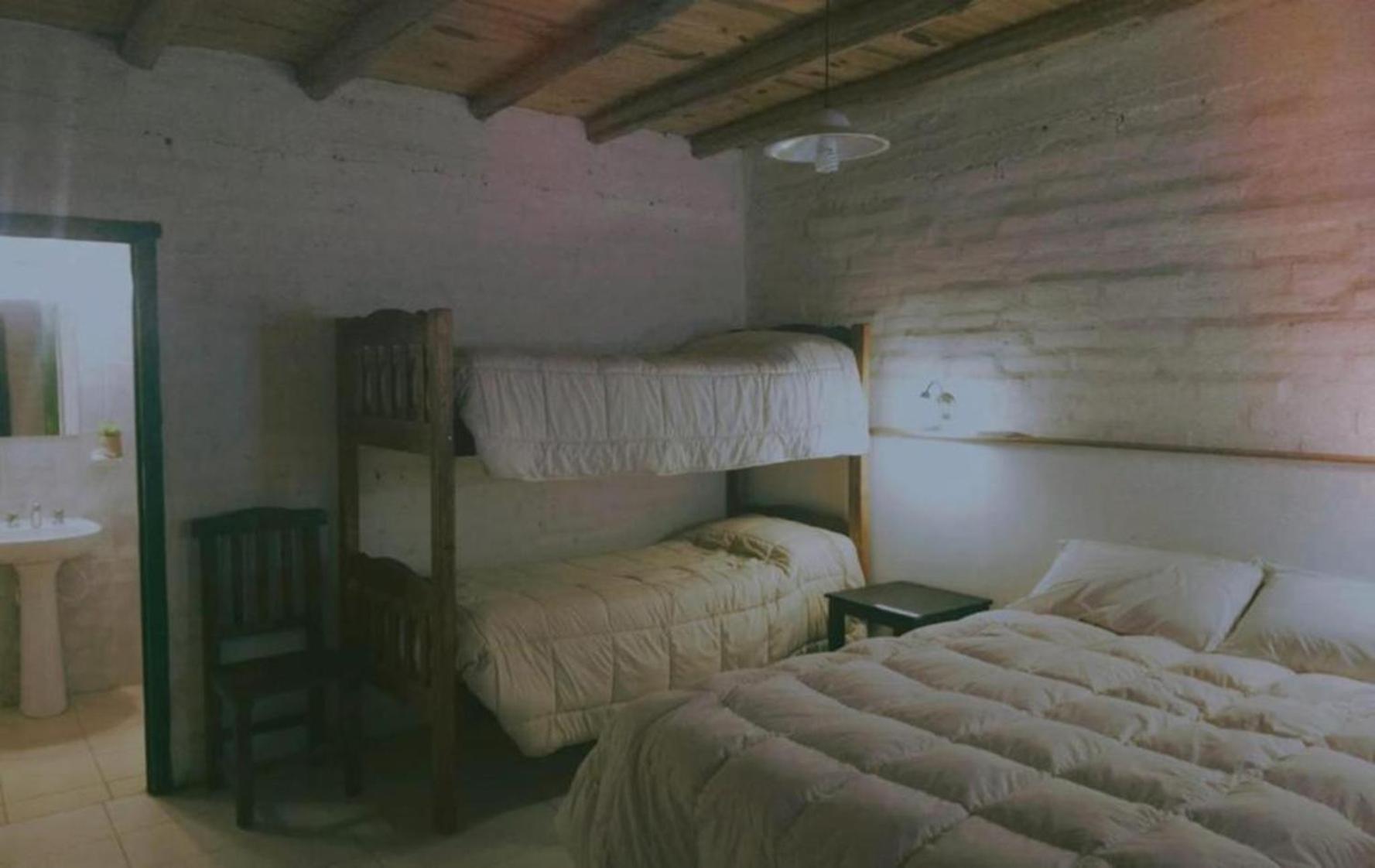 Quadruple Room with Private Bathroom photo 3